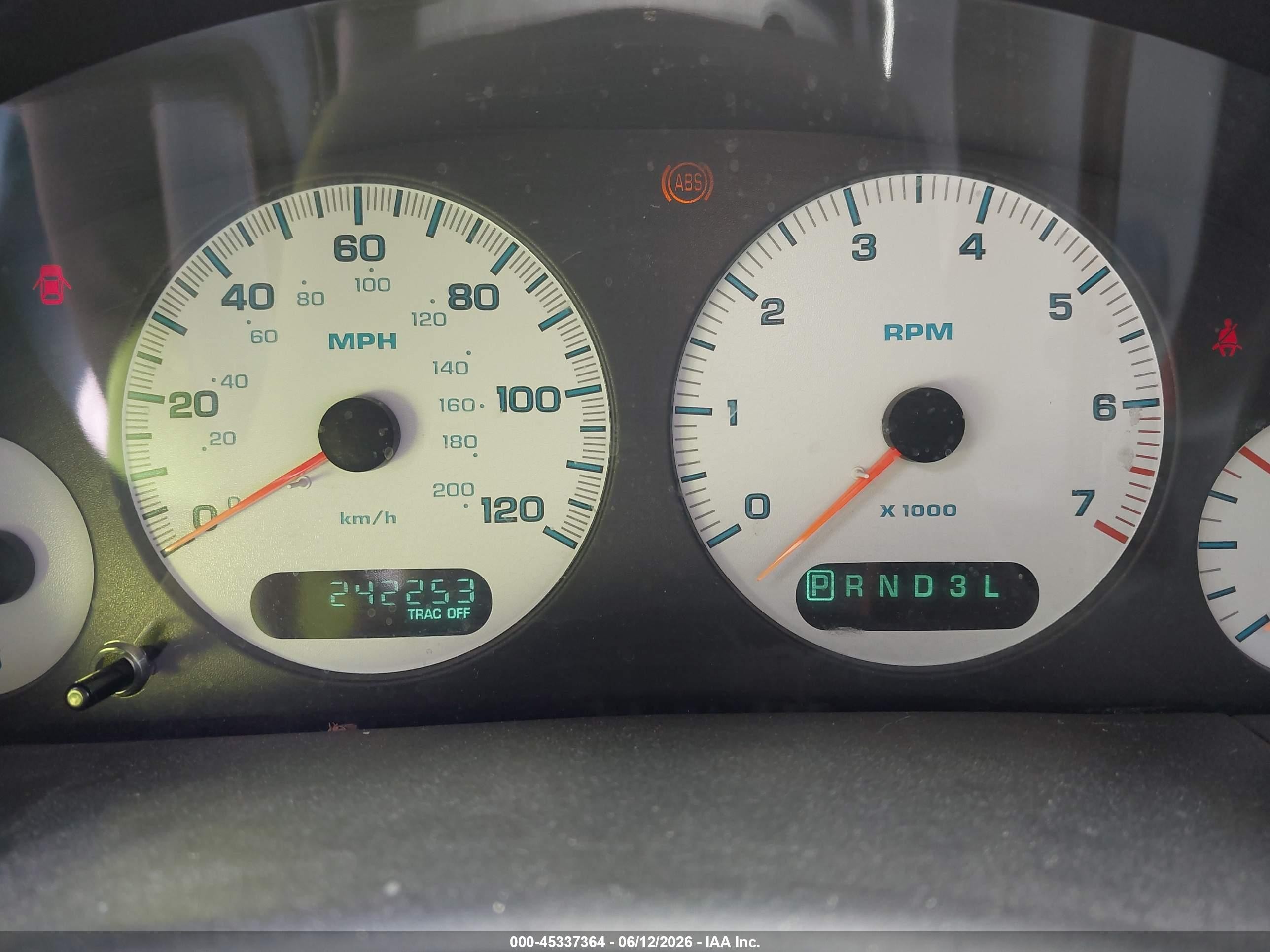 2001 Dodge Grand Caravan Ex White vin: 2B4GP74L61R280549