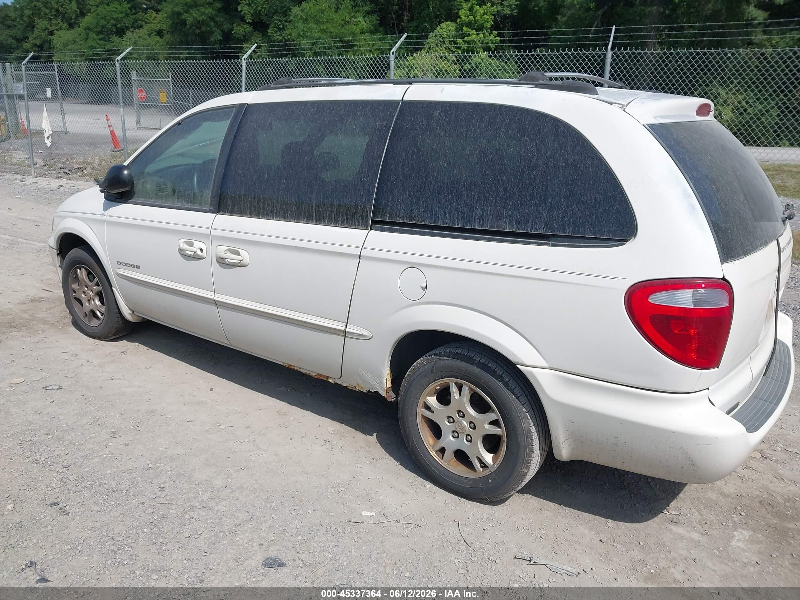 2001 Dodge Grand Caravan Ex White vin: 2B4GP74L61R280549