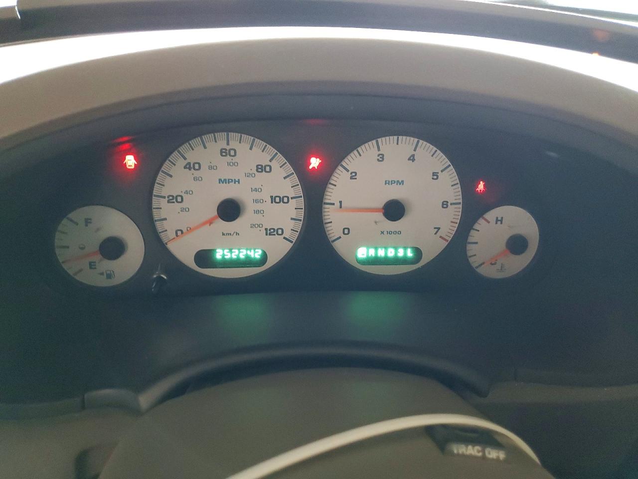 2002 Dodge Grand Caravan Ex Silver vin: 2B4GP74L82R787230