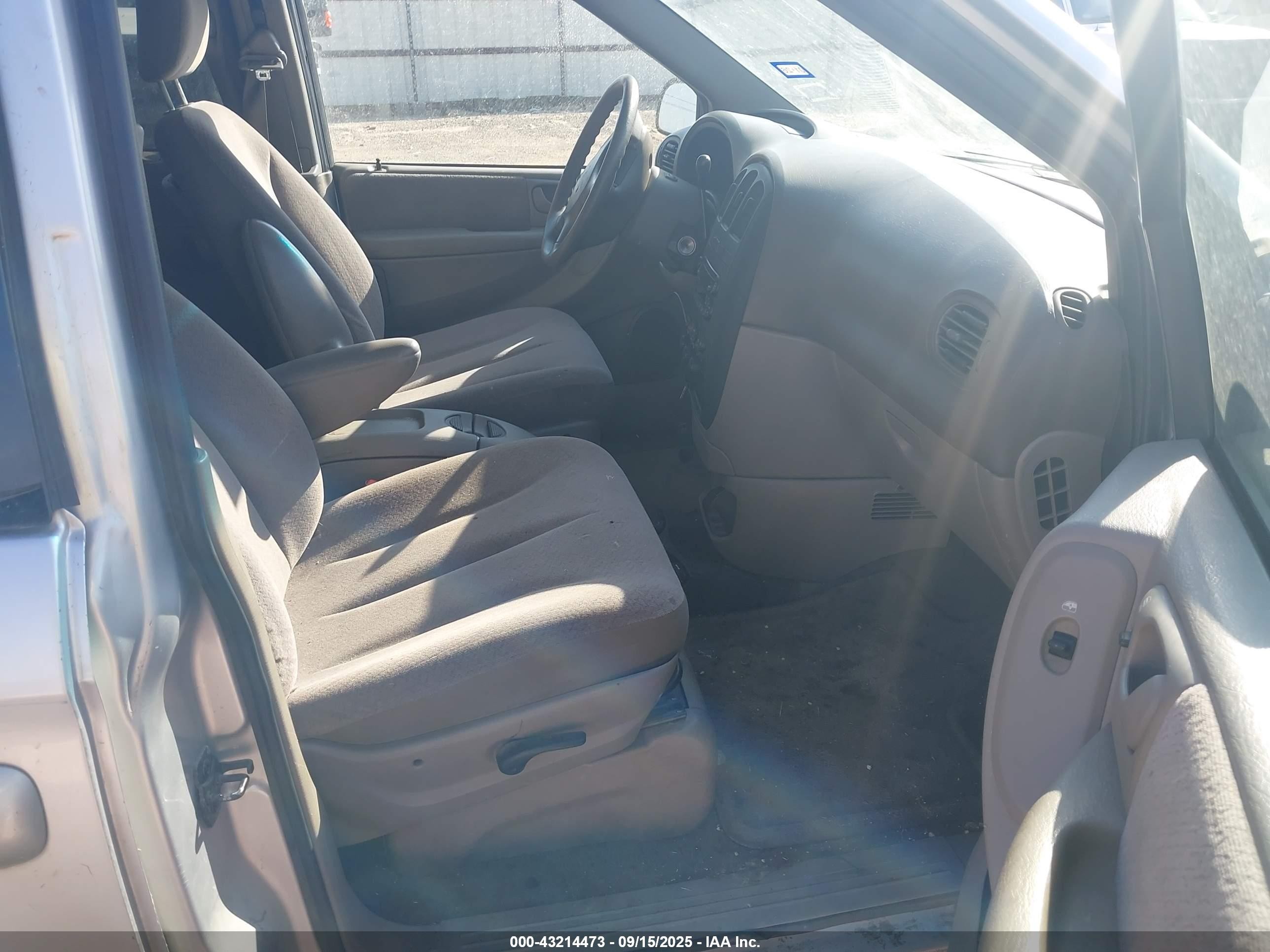 2001 Dodge Grand Caravan Ex Silver vin: 2B4GP74L91R293053