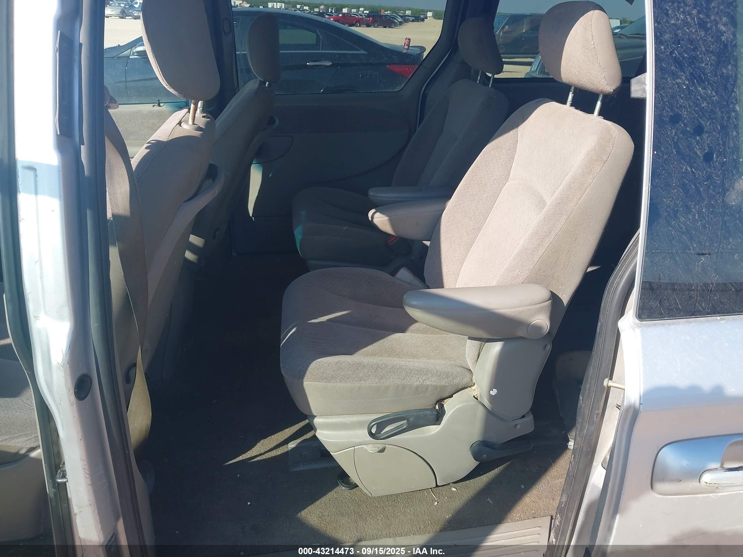 2001 Dodge Grand Caravan Ex Silver vin: 2B4GP74L91R293053