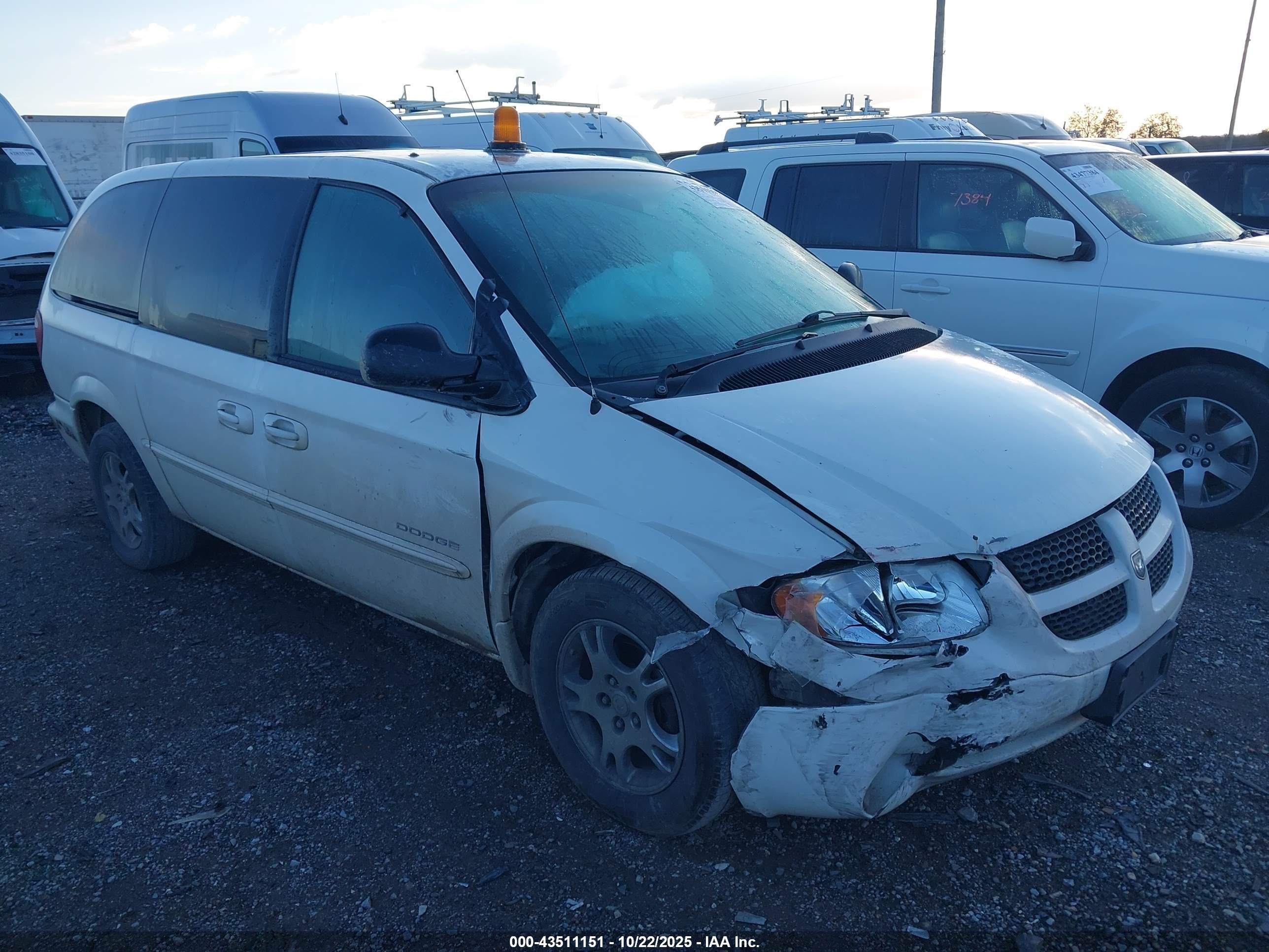 2001 Dodge Grand Caravan Sport White vin: 2B4GT44L21R342197