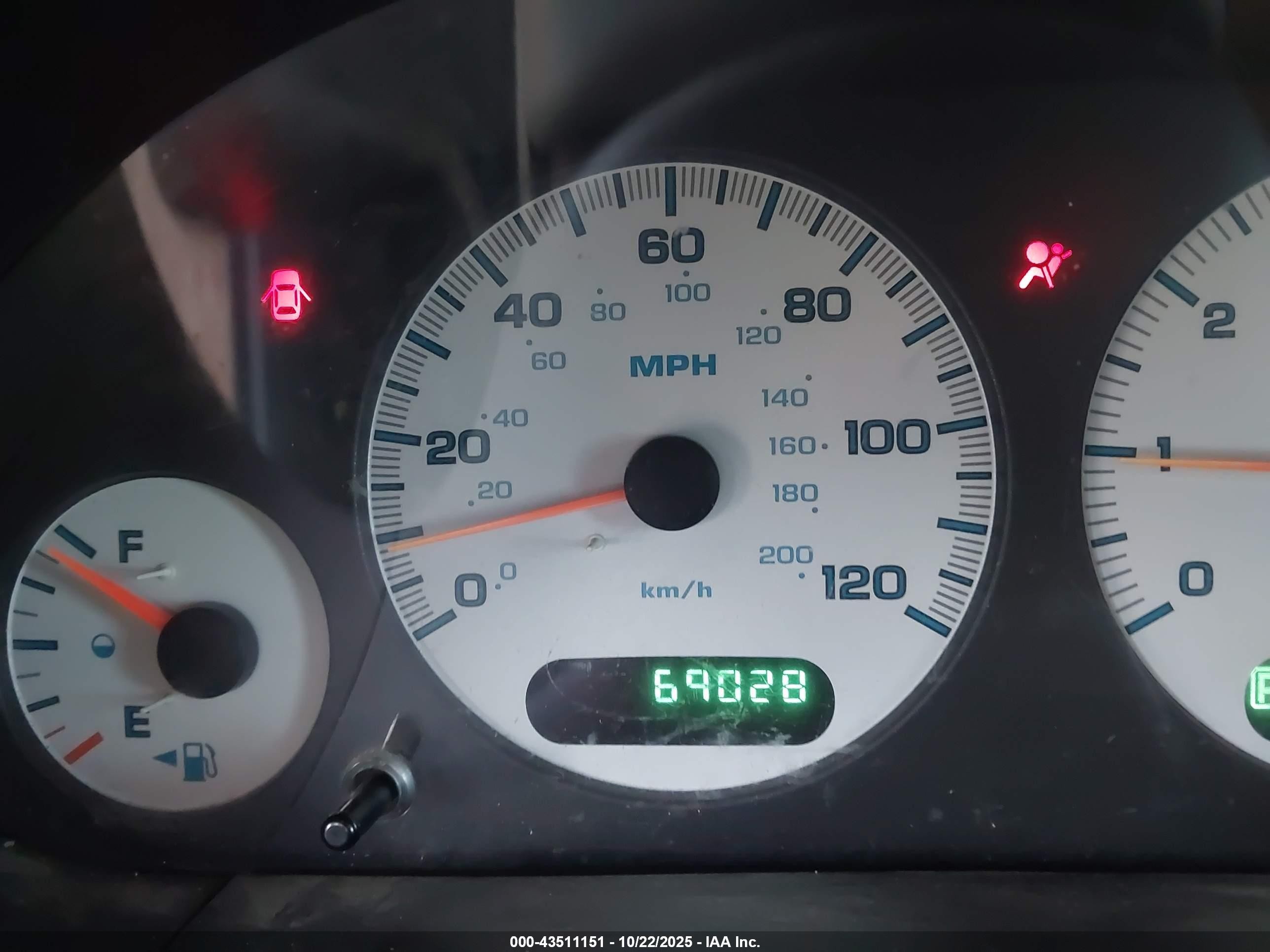 2001 Dodge Grand Caravan Sport White vin: 2B4GT44L21R342197