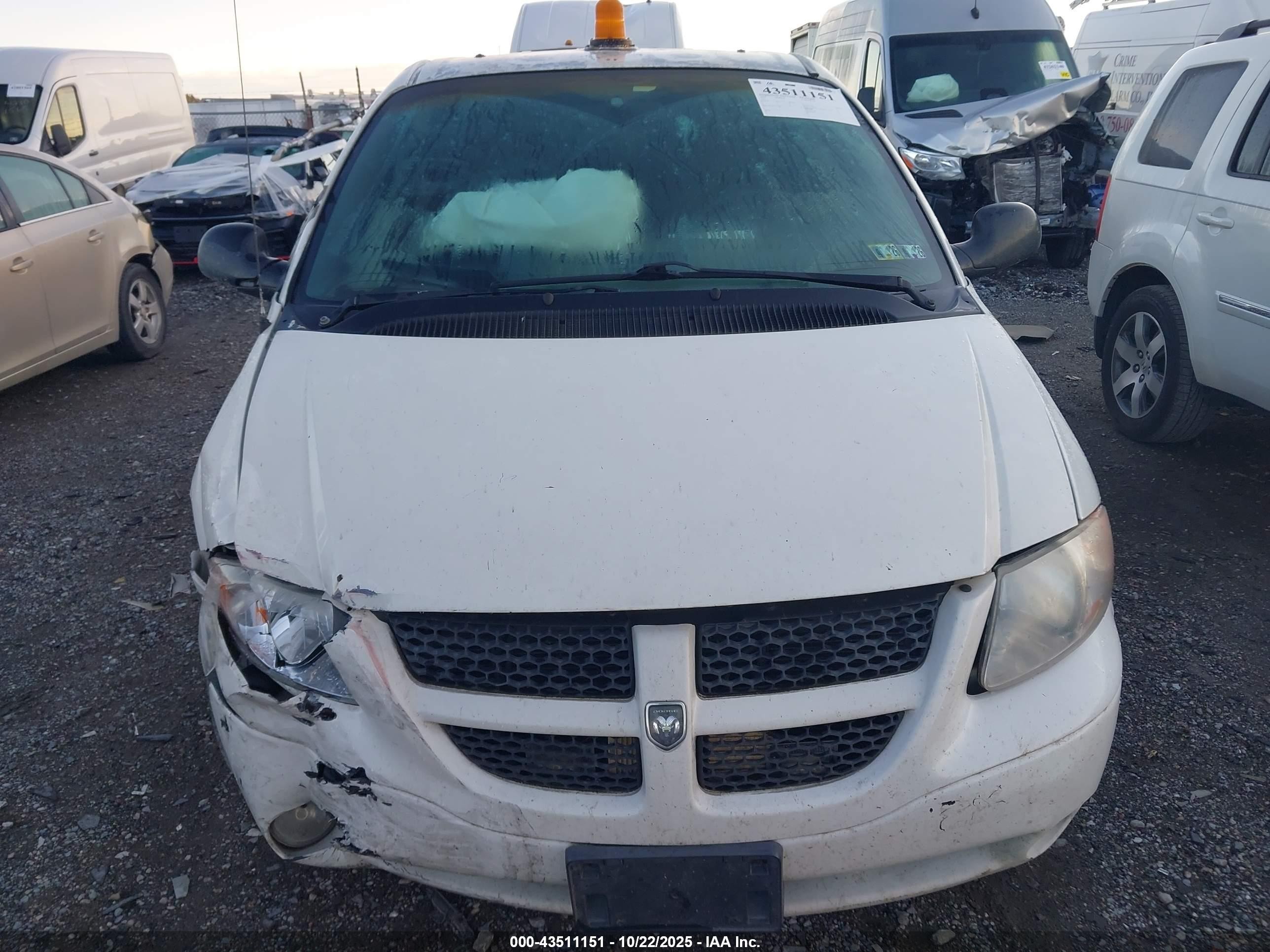 2001 Dodge Grand Caravan Sport White vin: 2B4GT44L21R342197