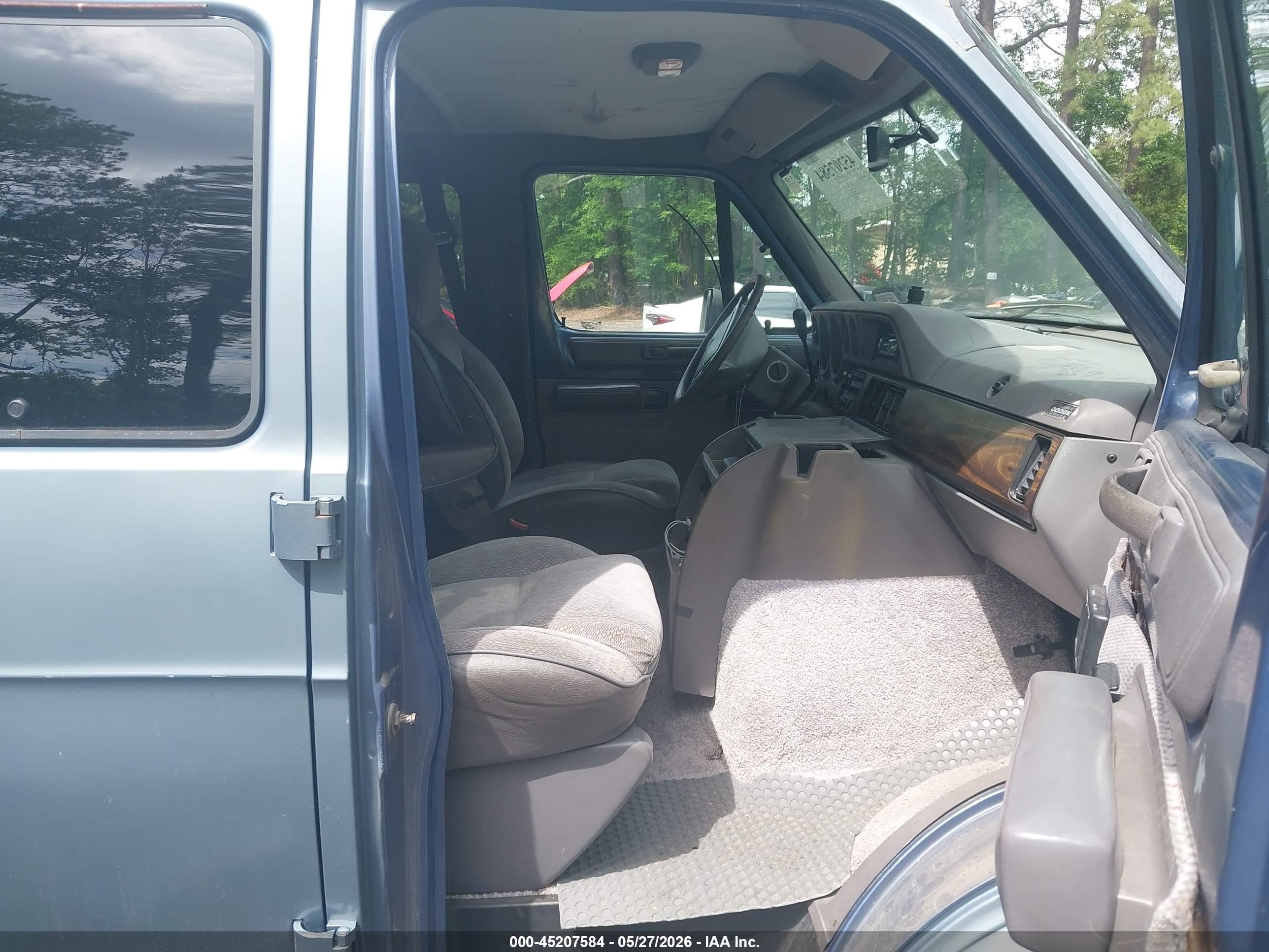 1996 Dodge Ram Wagon B2500 Blue vin: 2B4HB25Y0TK124714