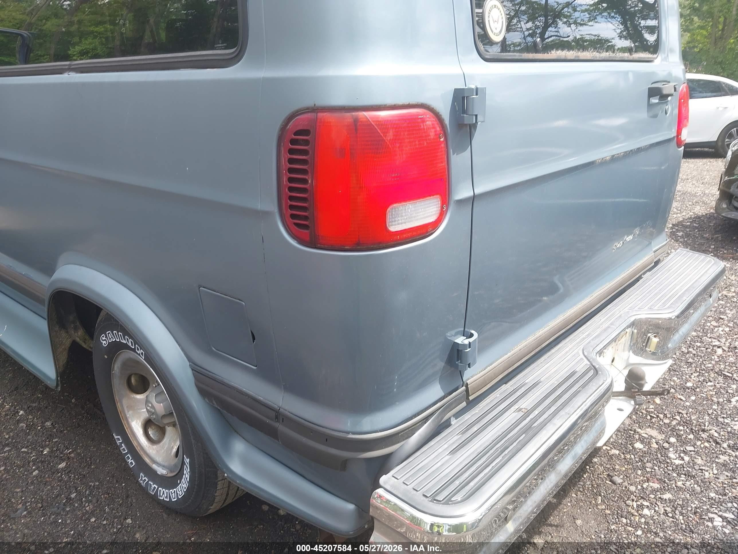1996 Dodge Ram Wagon B2500 Blue vin: 2B4HB25Y0TK124714