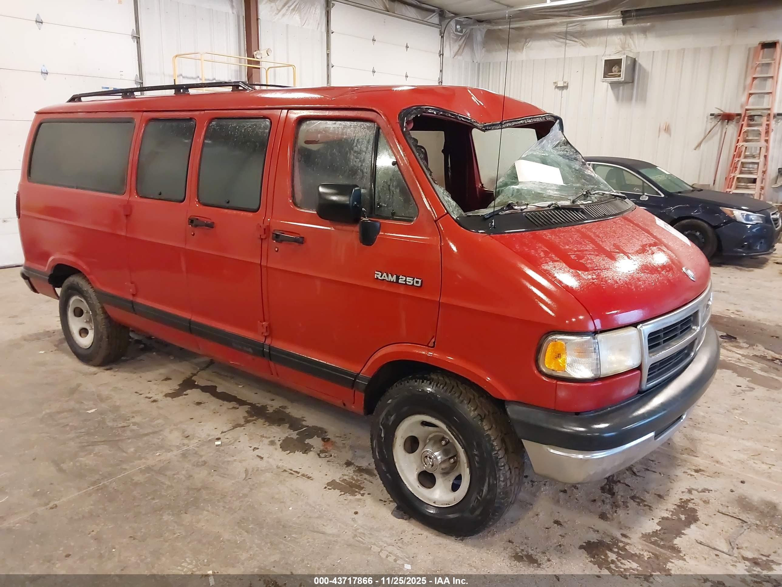 1994 Dodge Ram Wagon B250 Красный vin: 2B4HB25Y3RK537283
