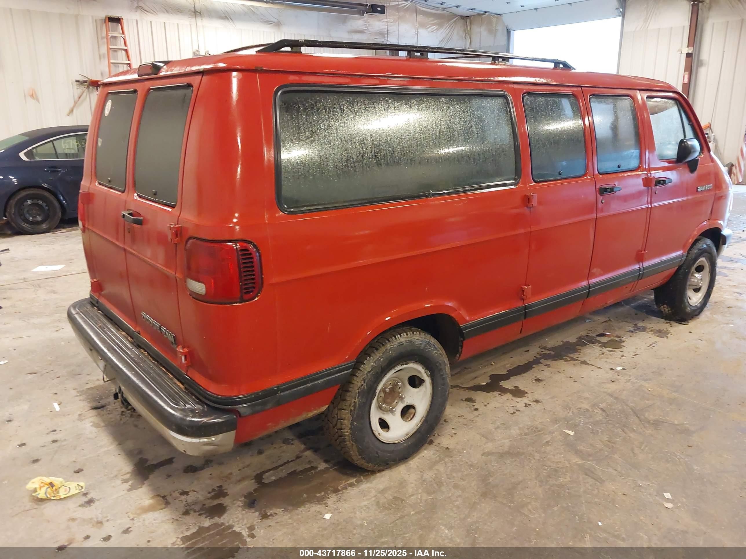 1994 Dodge Ram Wagon B250 Красный vin: 2B4HB25Y3RK537283