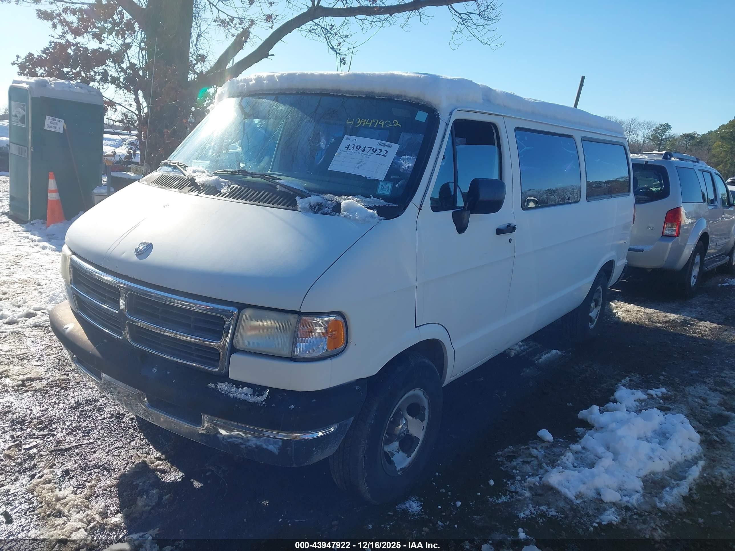 1996 Dodge Ram Wagon B2500 White vin: 2B4HB25Y9TK176164