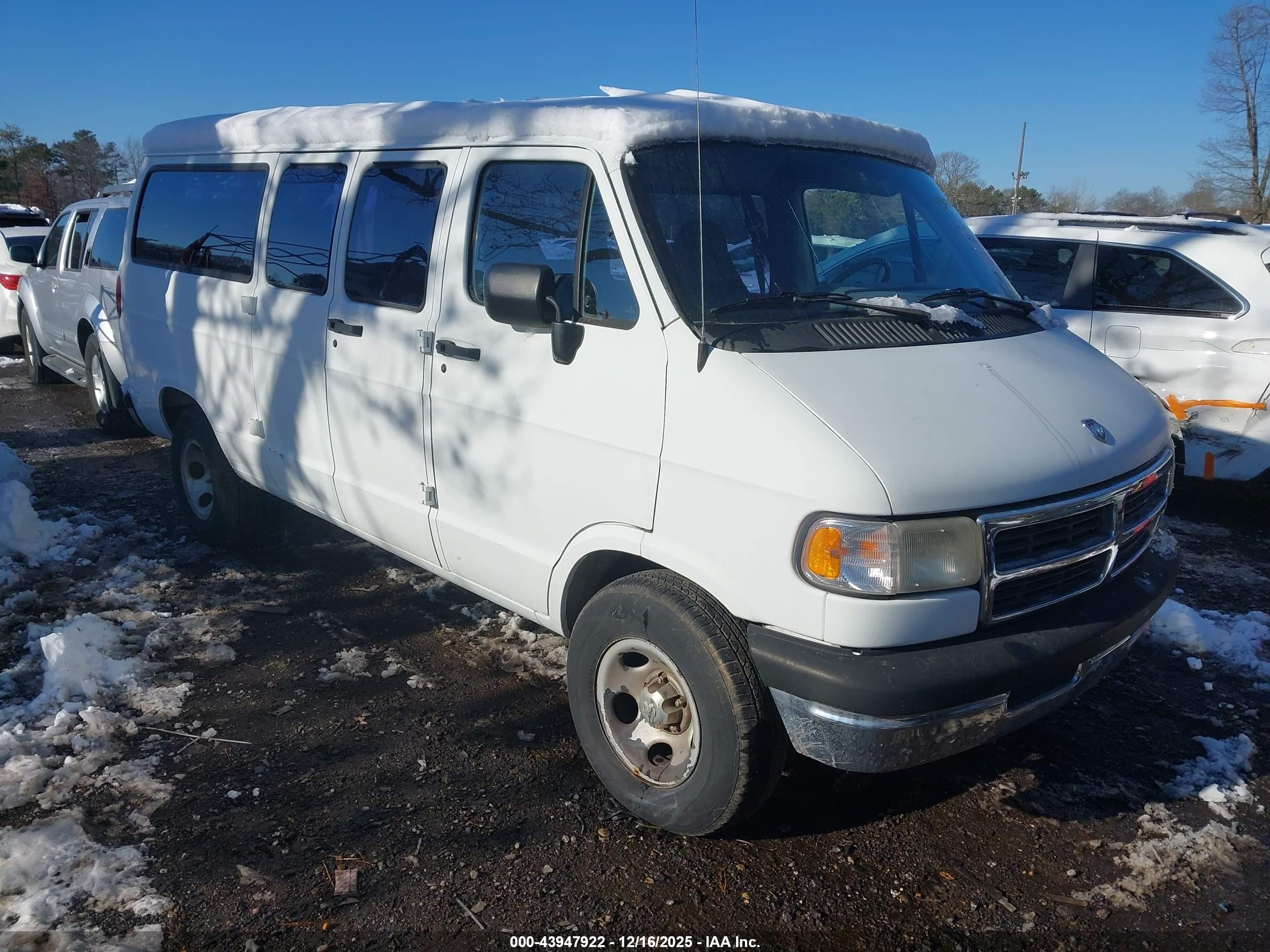 1996 Dodge Ram Wagon B2500 White vin: 2B4HB25Y9TK176164