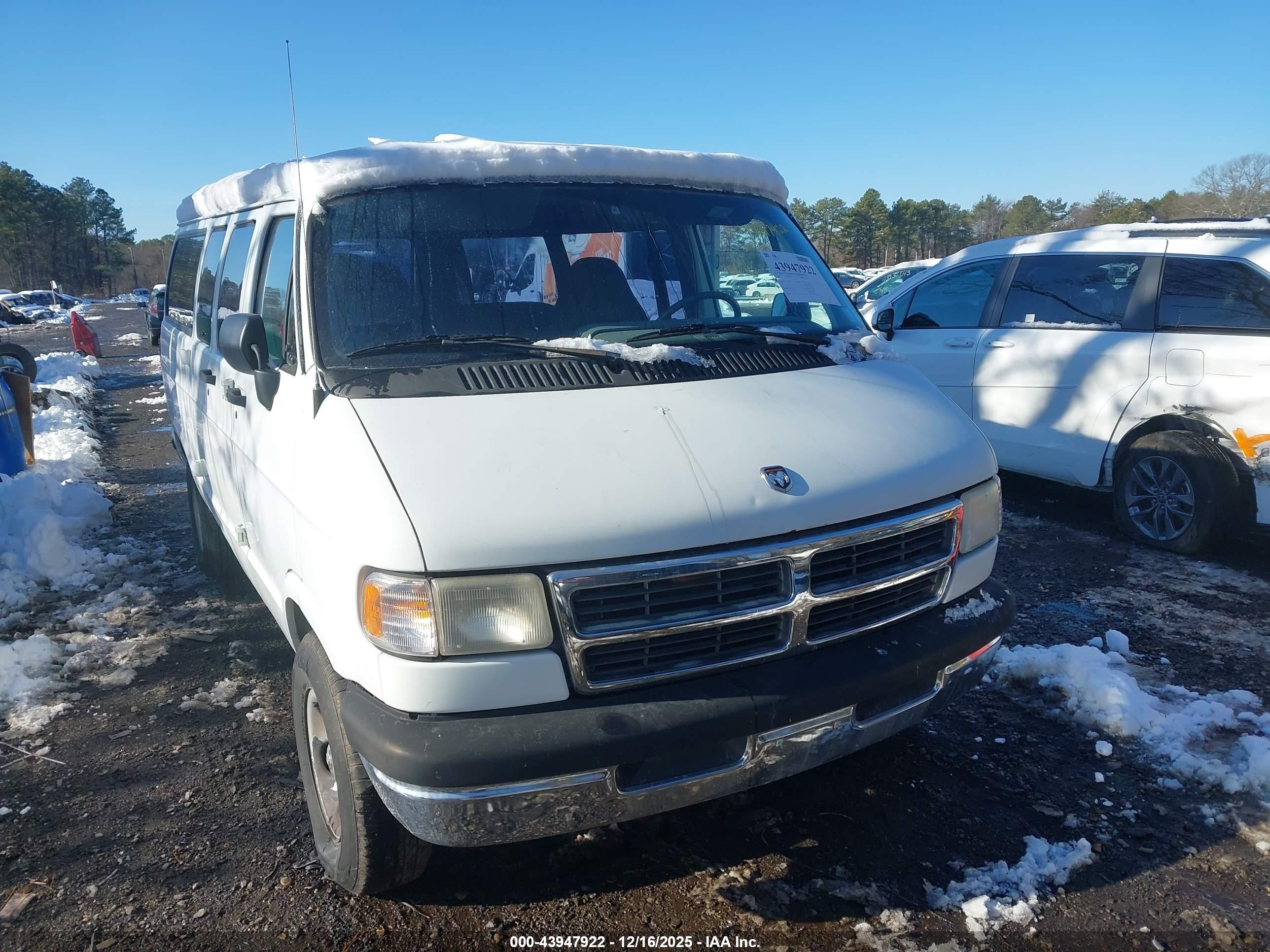 1996 Dodge Ram Wagon B2500 White vin: 2B4HB25Y9TK176164