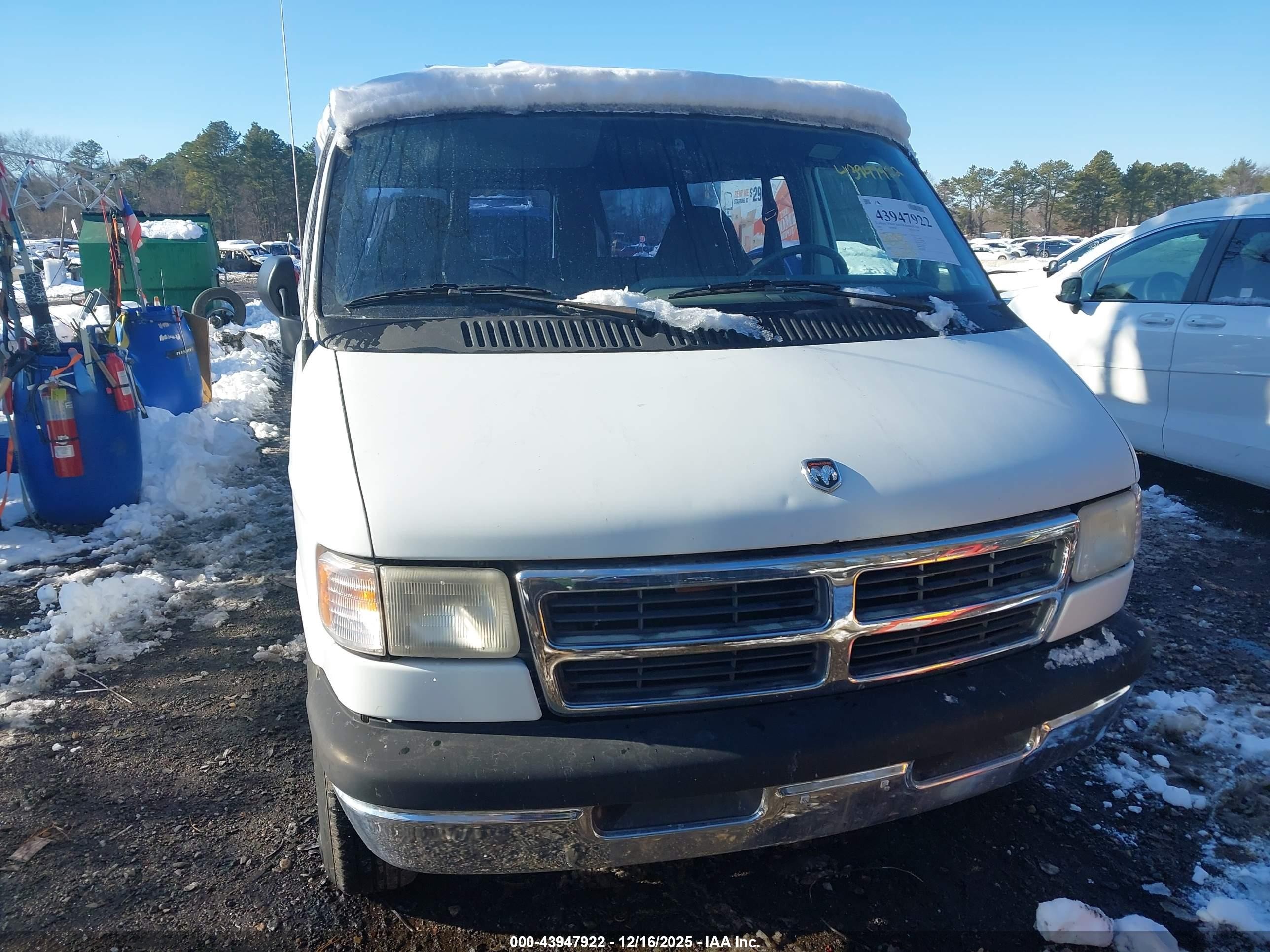 1996 Dodge Ram Wagon B2500 White vin: 2B4HB25Y9TK176164