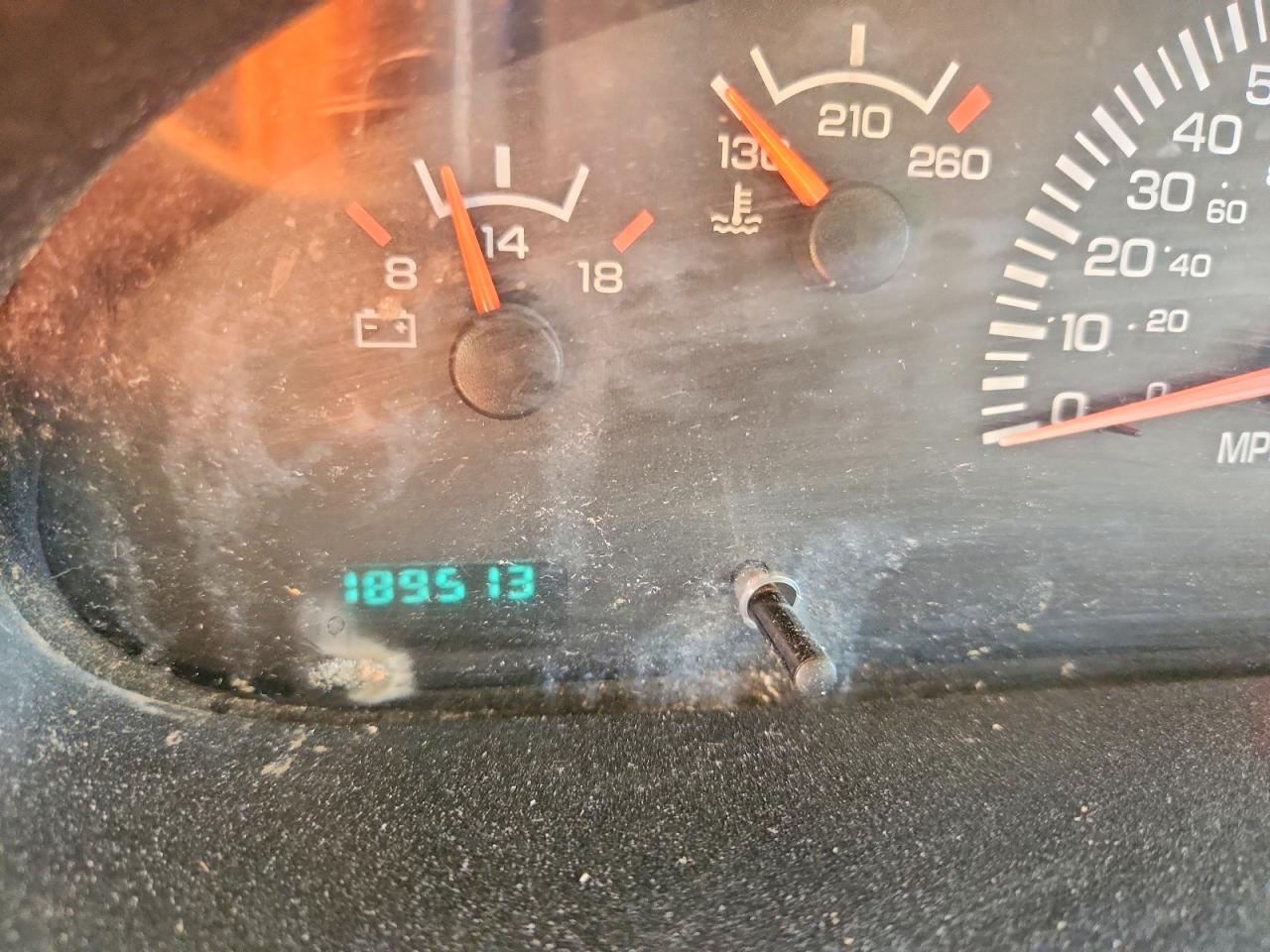 2002 Dodge Ram Wagon B2500 White vin: 2B4JB25Y22K121121