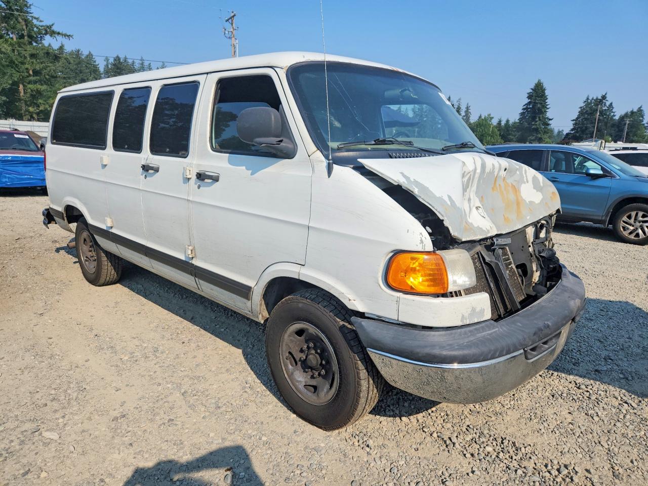 2002 Dodge Ram Wagon B2500 White vin: 2B4JB25Y22K121121