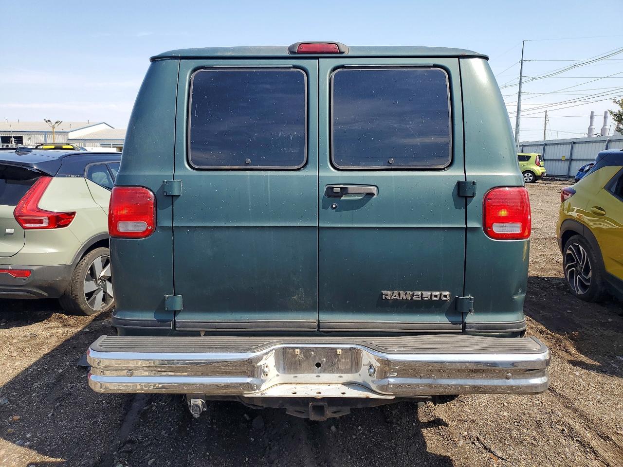 1999 Dodge Ram Wagon B2500 Green vin: 2B4JB25Y4XK572154