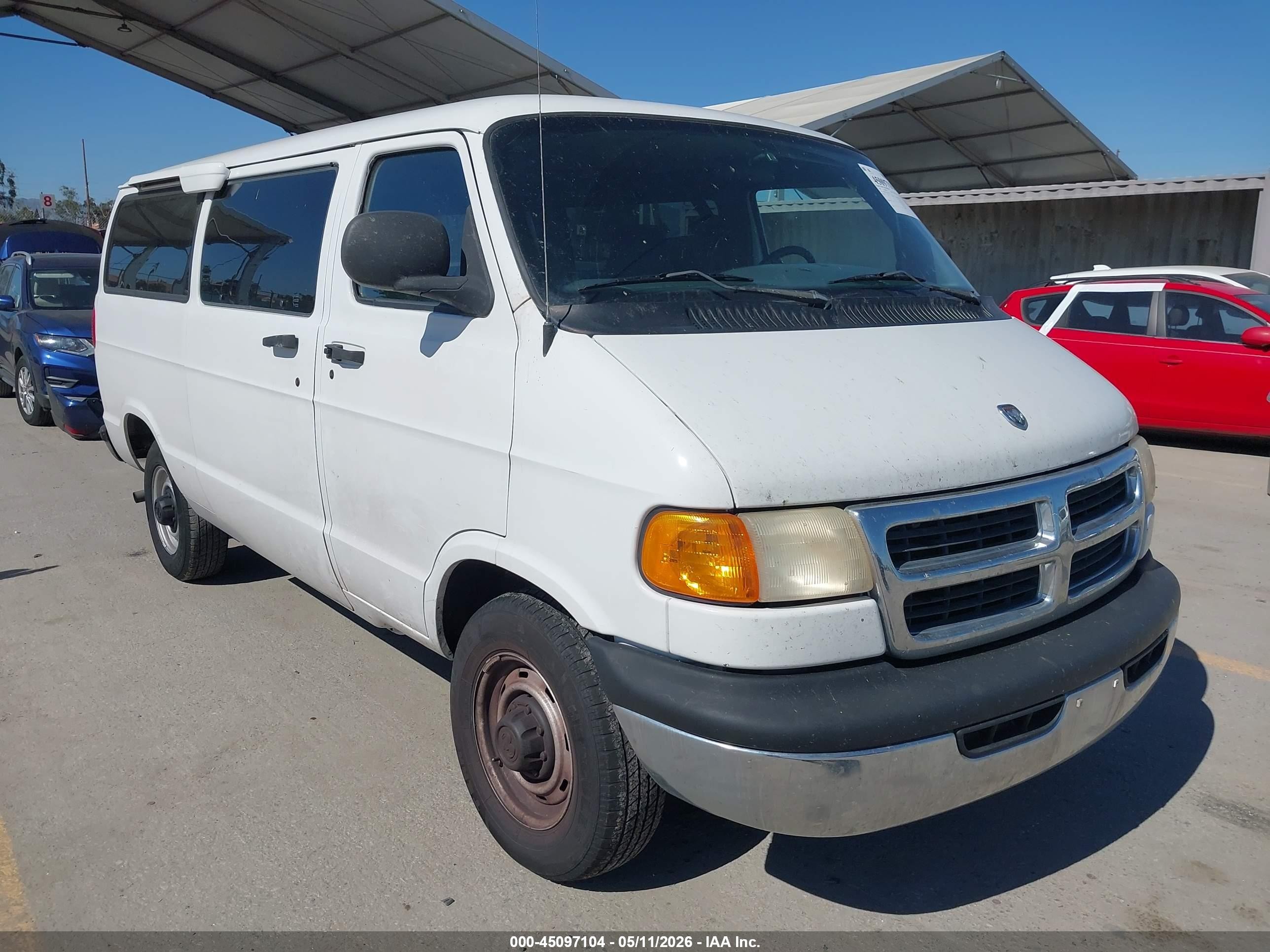 1999 Dodge Ram Wagon 2500   White vin: 2B4JB25Y7XK579647