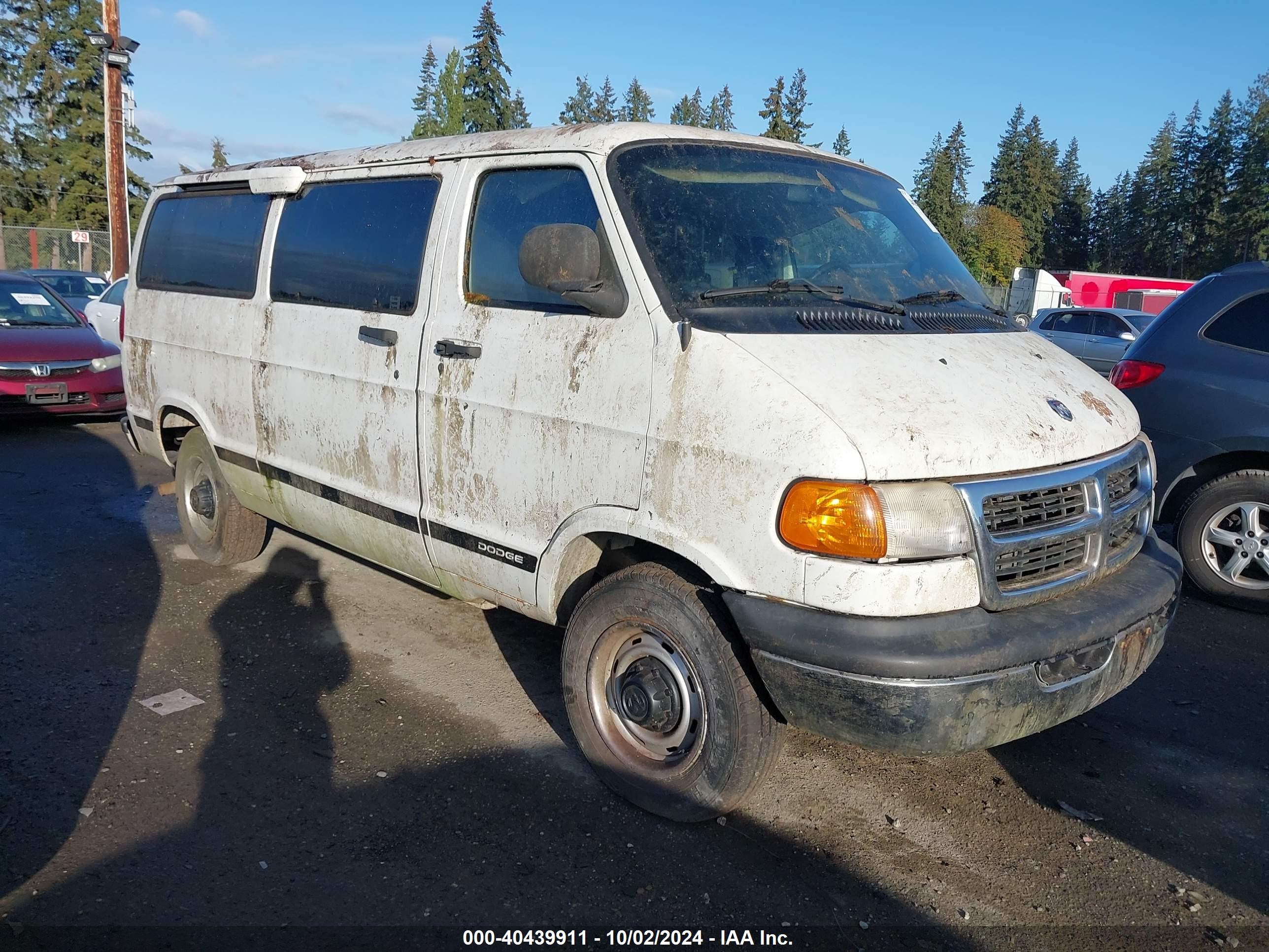 2002 Dodge Ram Wagon 2500   White vin: 2B4JB25Z72K120250