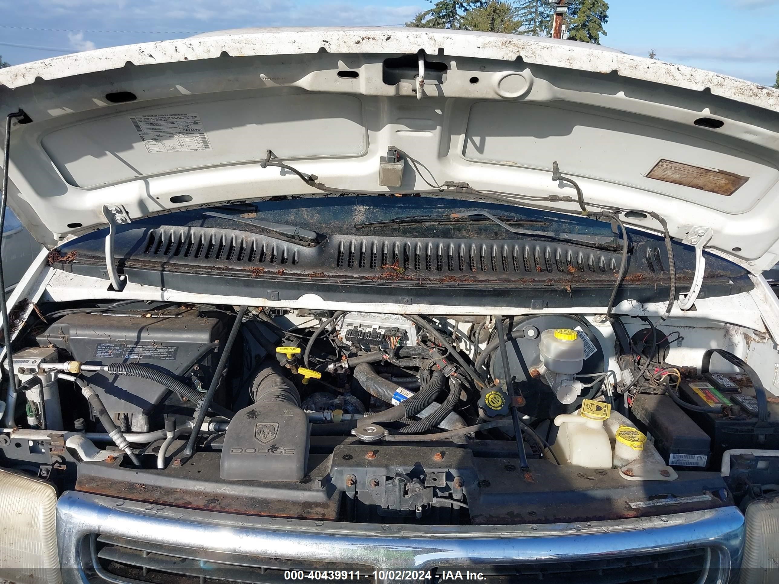 2002 Dodge Ram Wagon 2500   White vin: 2B4JB25Z72K120250