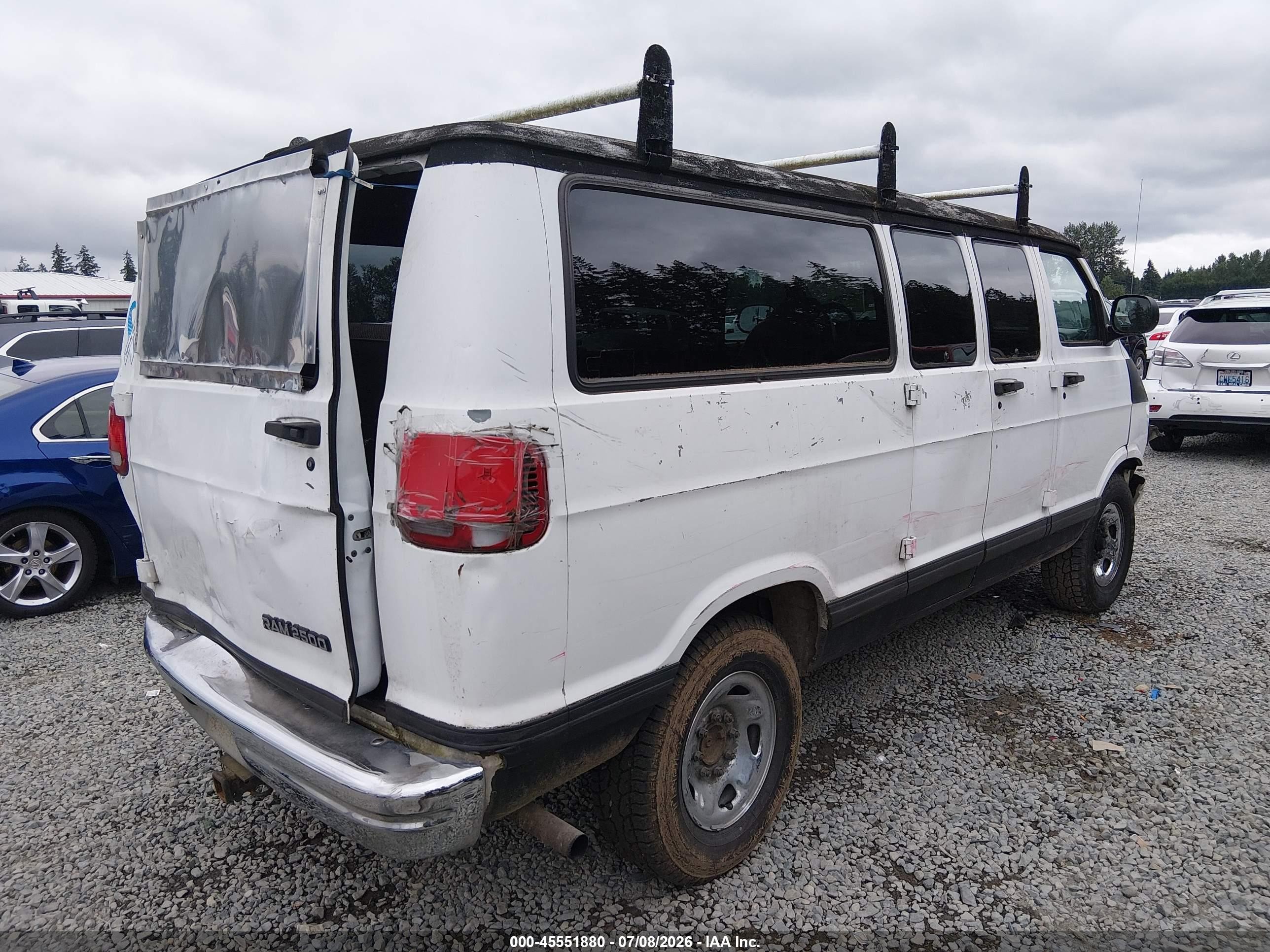 1999 Dodge Ram Wagon 2500 White vin: 2B5WB25Z5XK579625