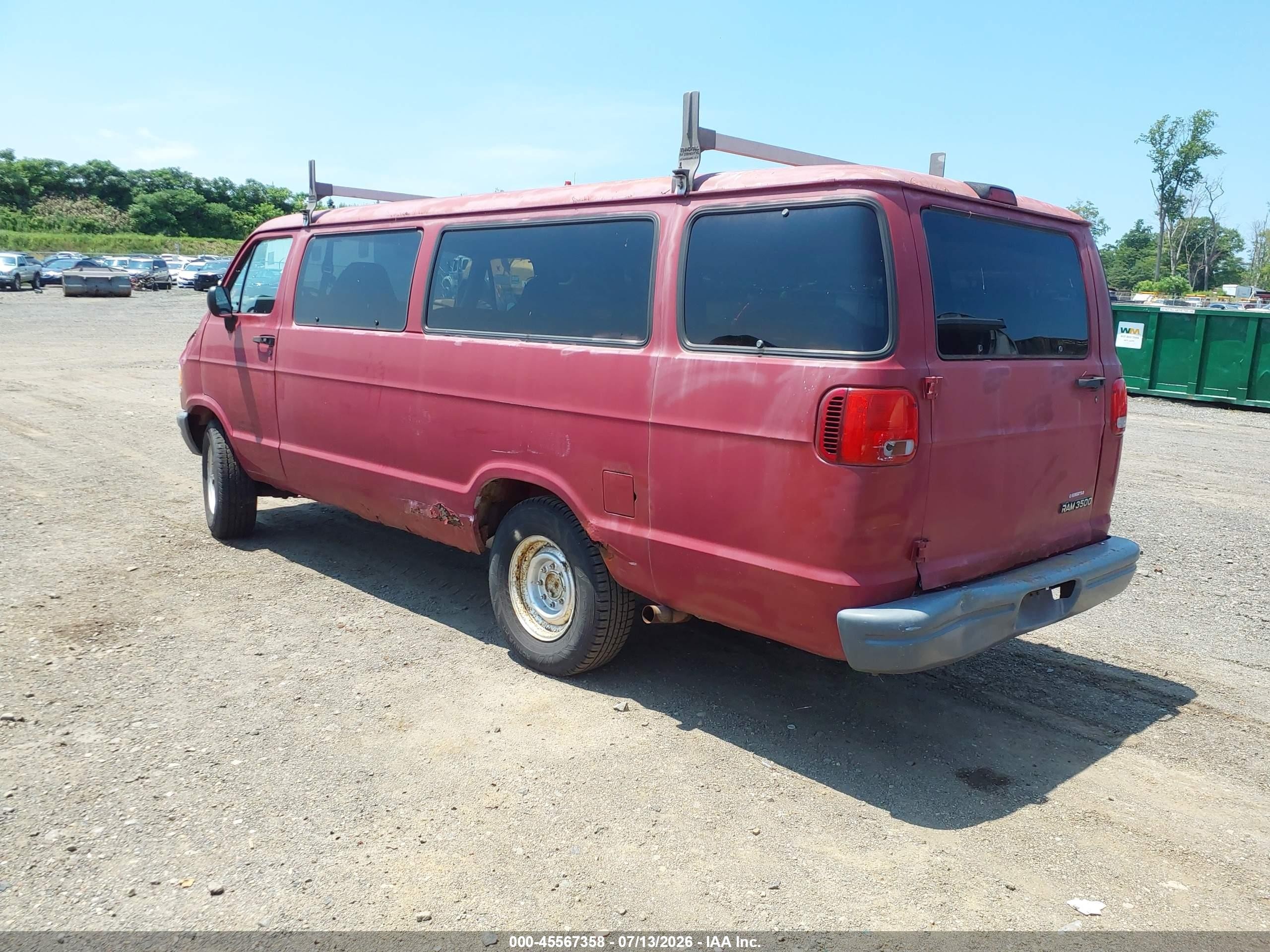 1996 Dodge Ram Wagon B3500 Red vin: 2B5WB35Y0TK182394