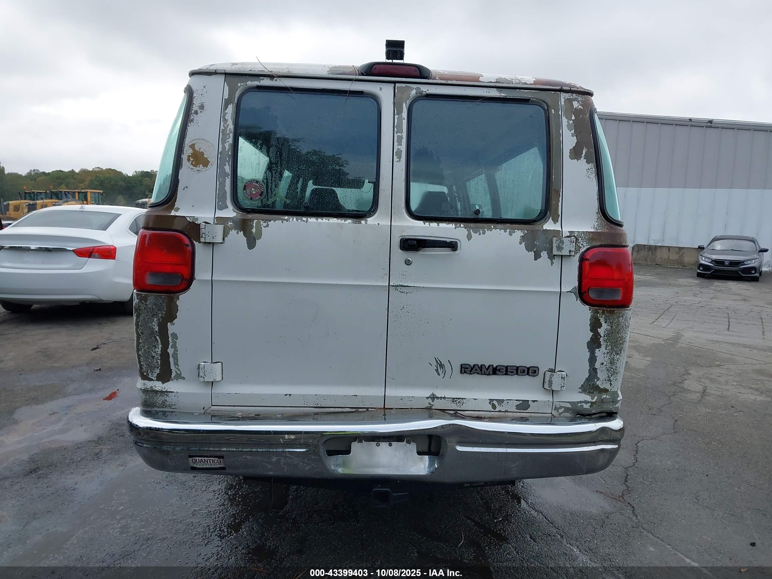 2001 Dodge Ram Wagon 3500   White vin: 2B5WB35Y81K555338