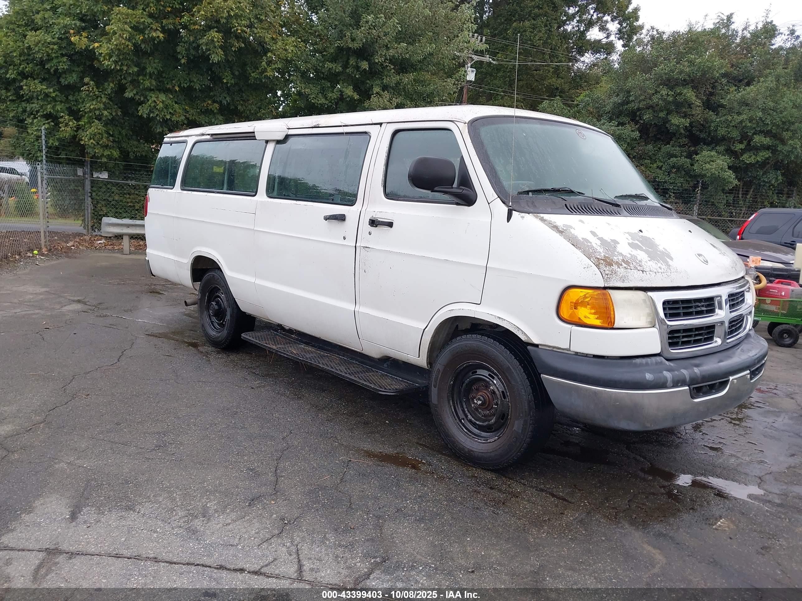 2001 Dodge Ram Wagon 3500   White vin: 2B5WB35Y81K555338