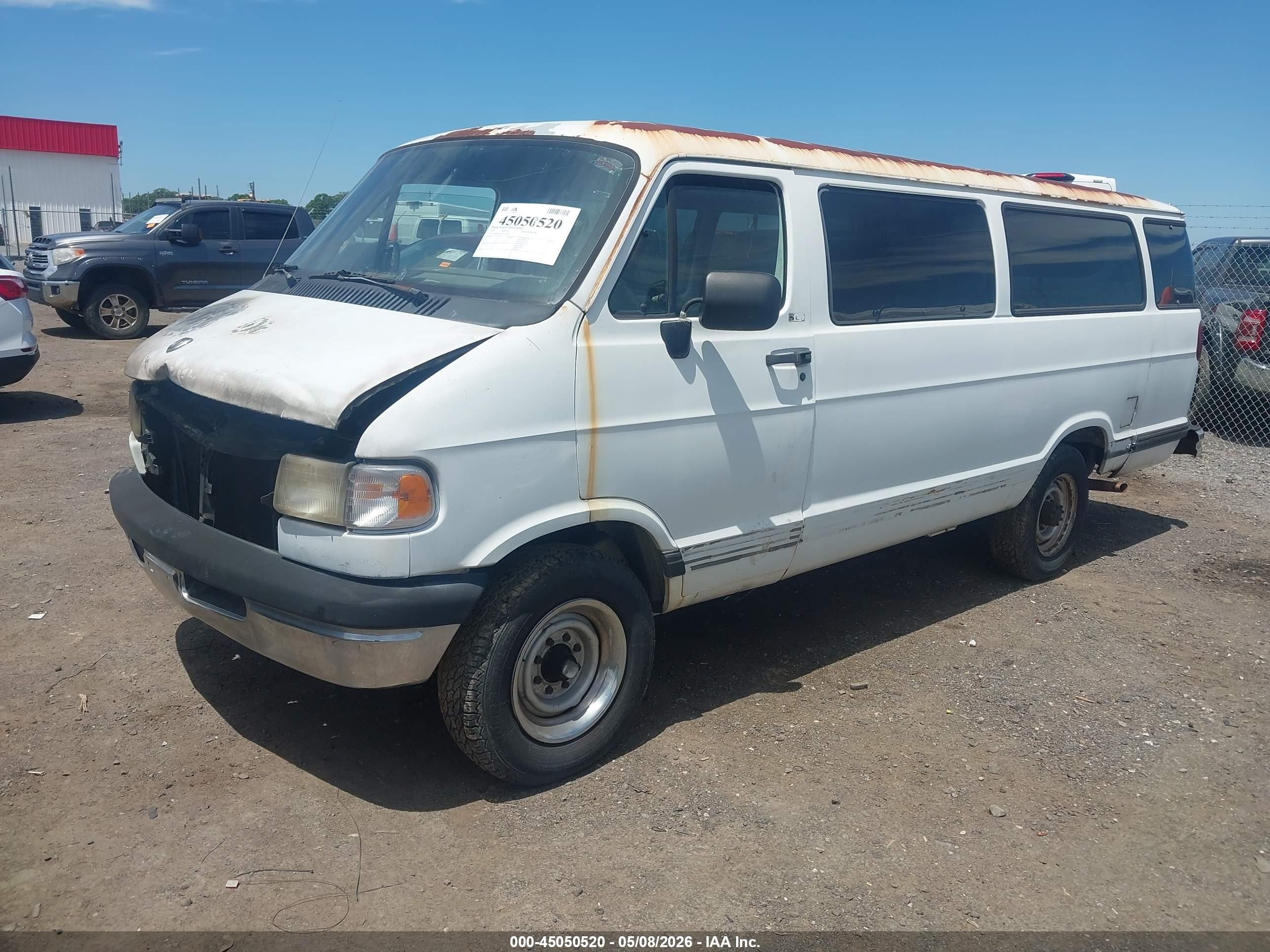 1996 Dodge Ram Wagon B3500 White vin: 2B5WB35Z1TK113982