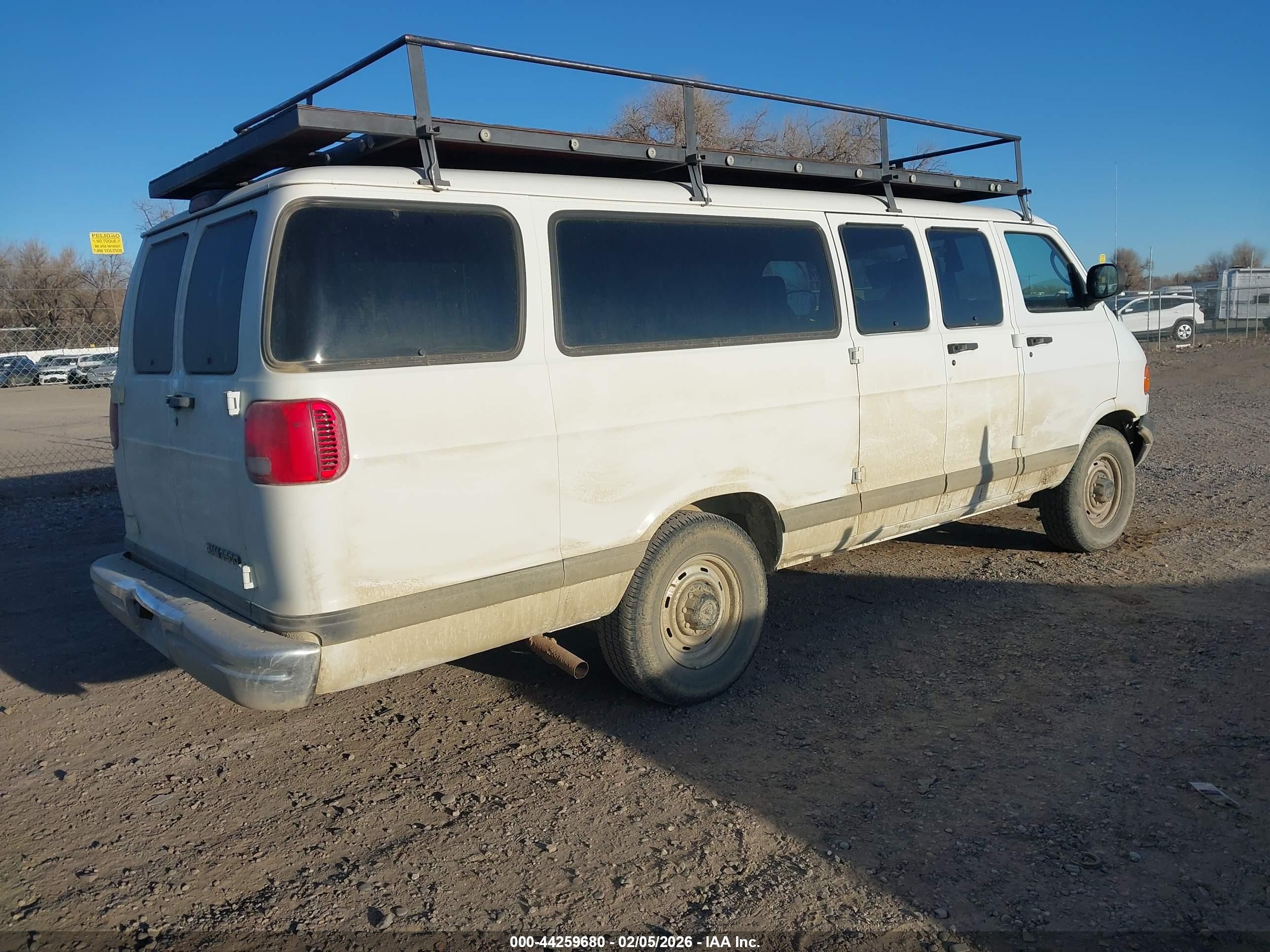 2001 Dodge Ram Wagon 3500   White vin: 2B5WB35Z21K514907
