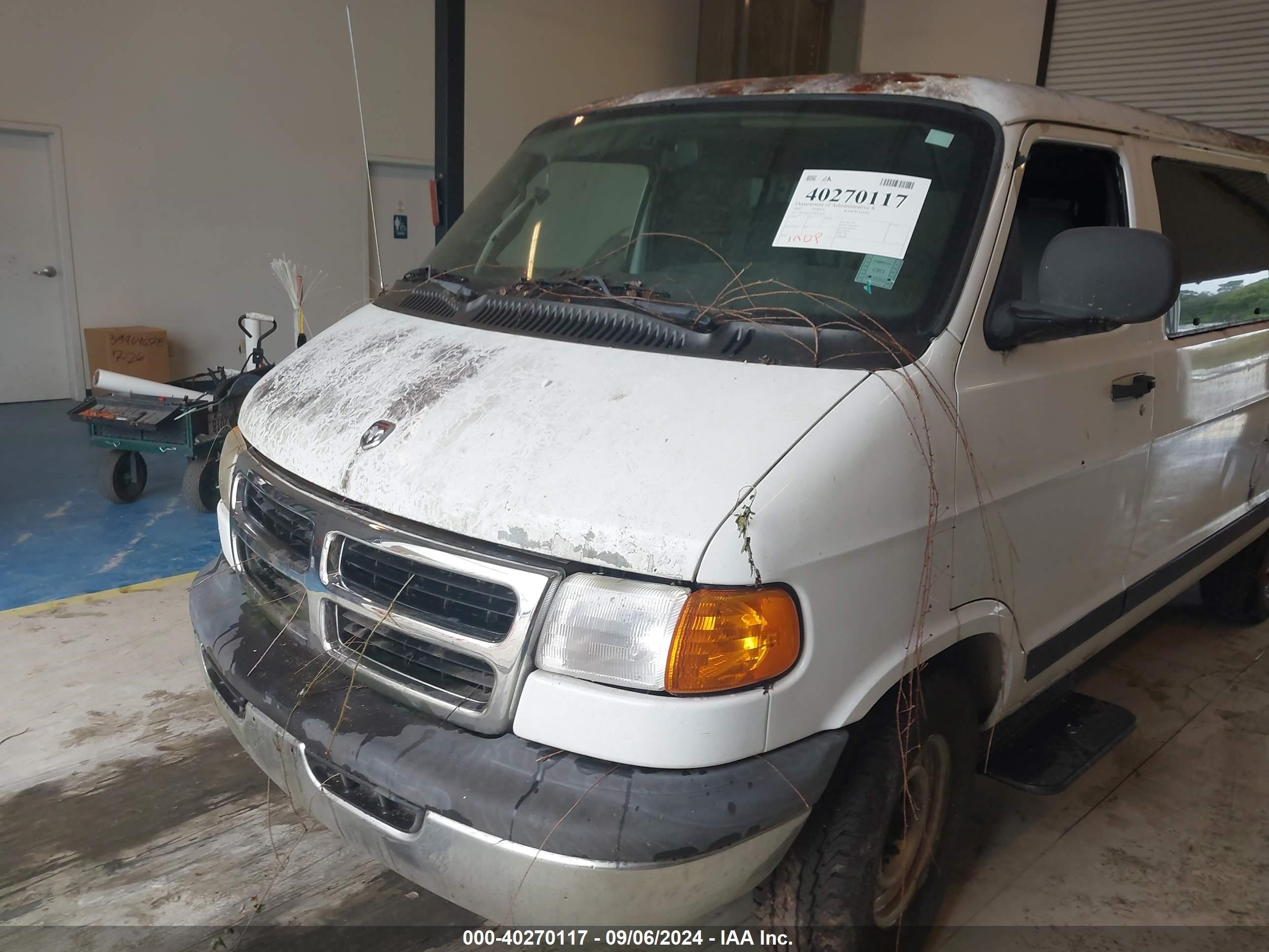 2002 Dodge Ram Wagon 3500   White vin: 2B5WB35Z22K126254
