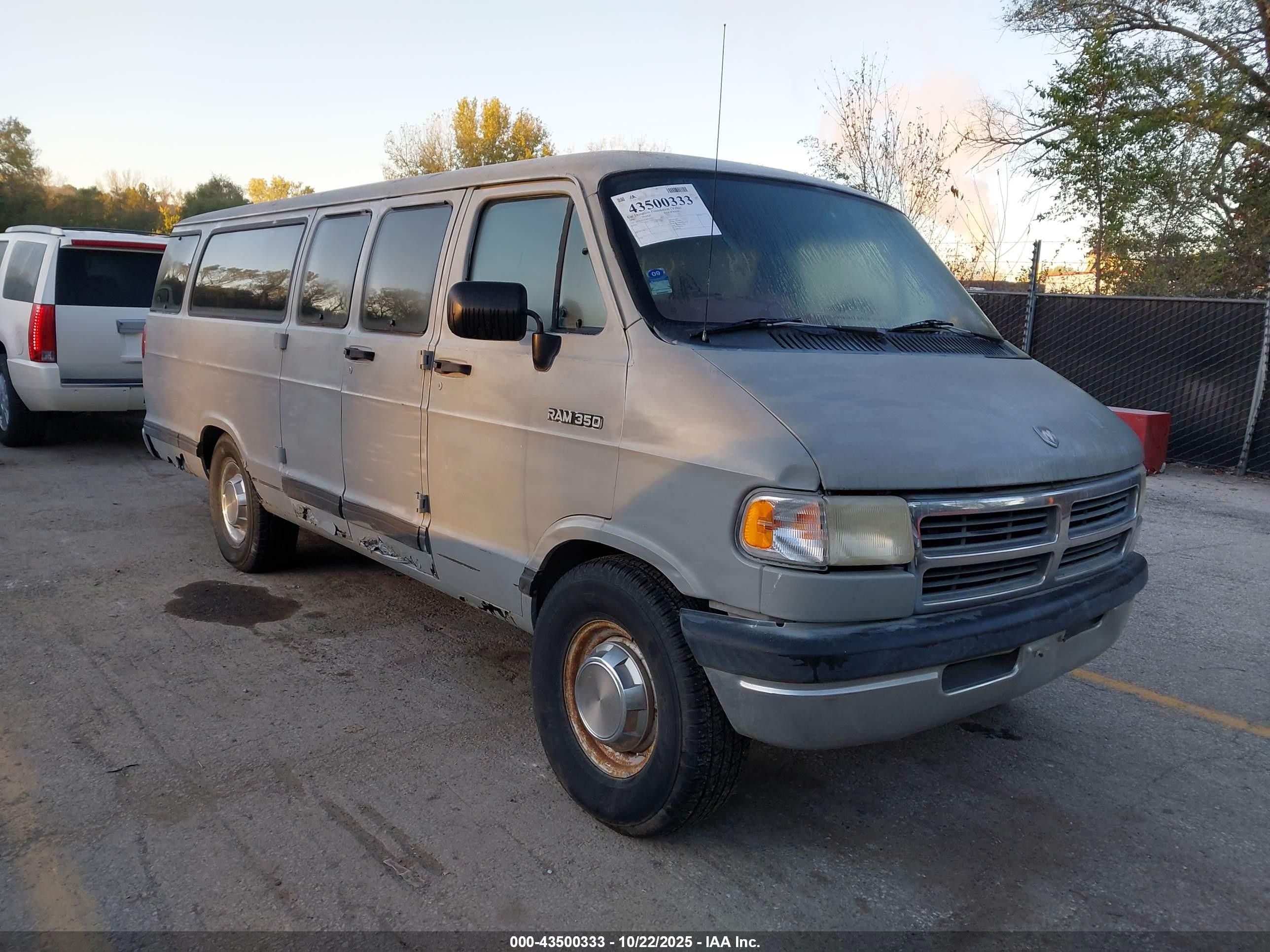 1994 Dodge Ram Wagon B350 Серый vin: 2B5WB35Z2RK577615
