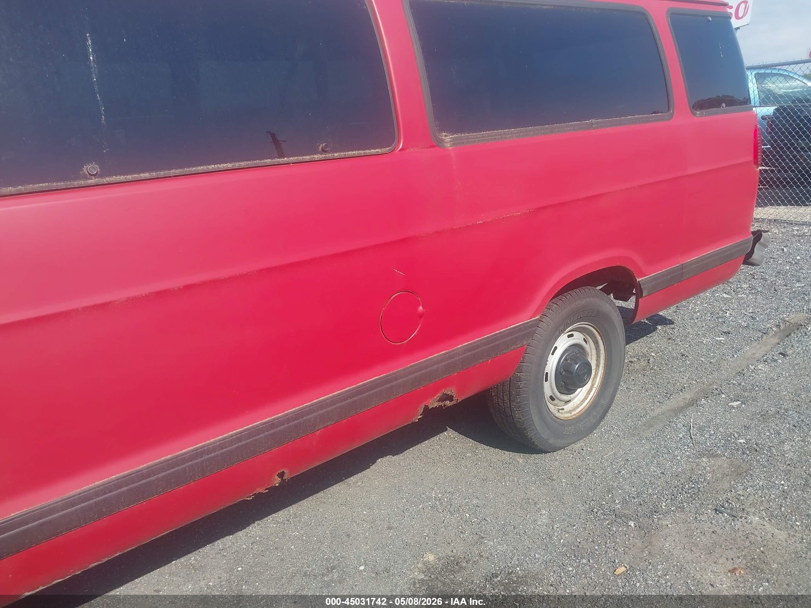 1999 Dodge Ram Wagon 3500   Red vin: 2B5WB35Z2XK543042