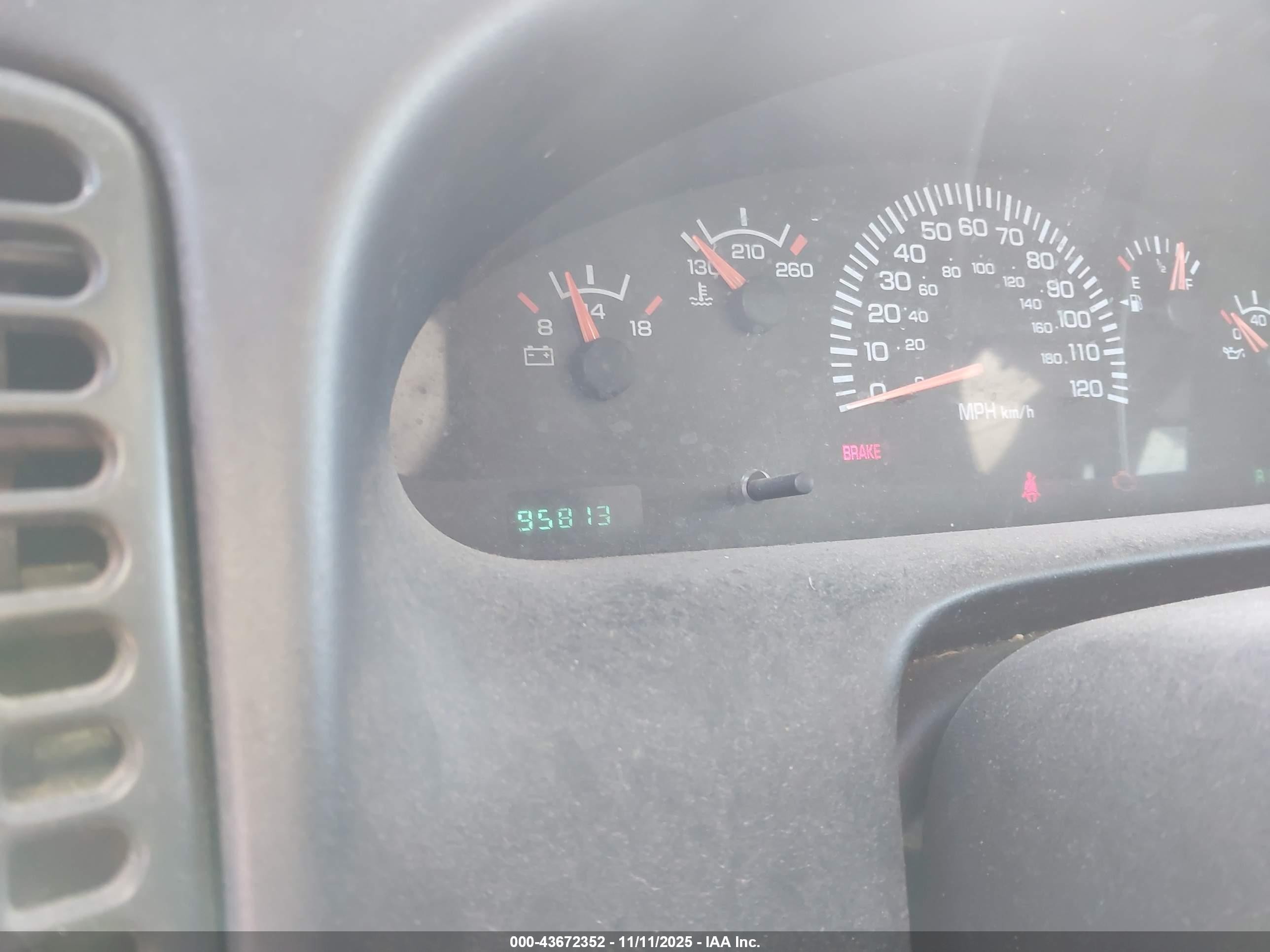 2002 Dodge Ram Wagon 3500   Красный vin: 2B5WB35Z32K134881