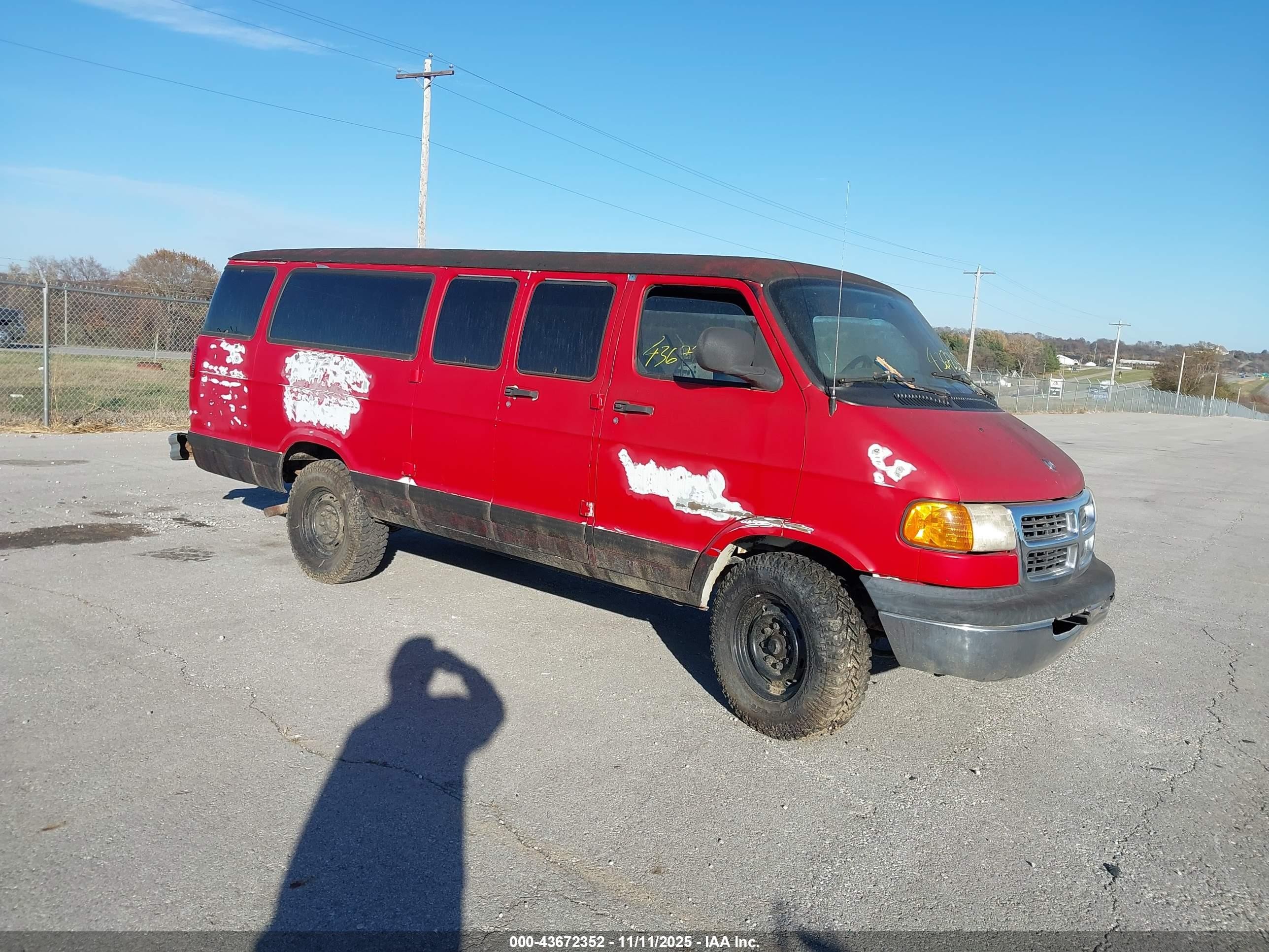 2002 Dodge Ram Wagon 3500   Красный vin: 2B5WB35Z32K134881