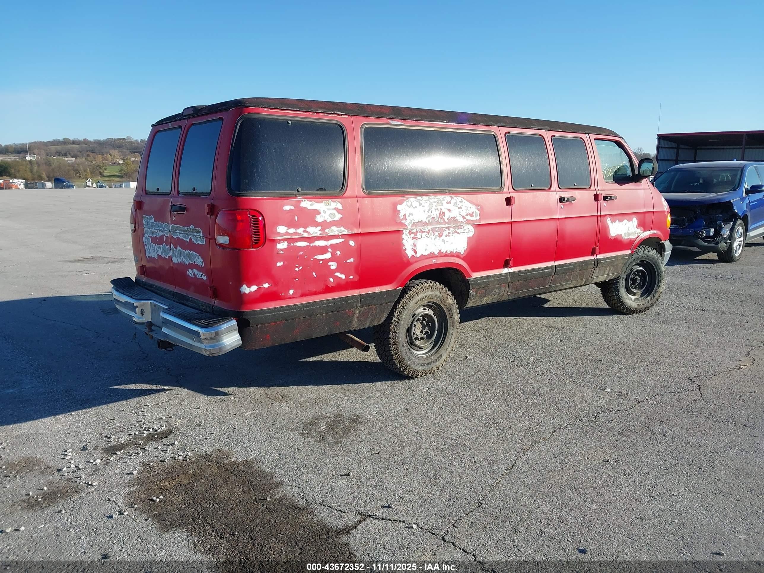 2002 Dodge Ram Wagon 3500   Красный vin: 2B5WB35Z32K134881