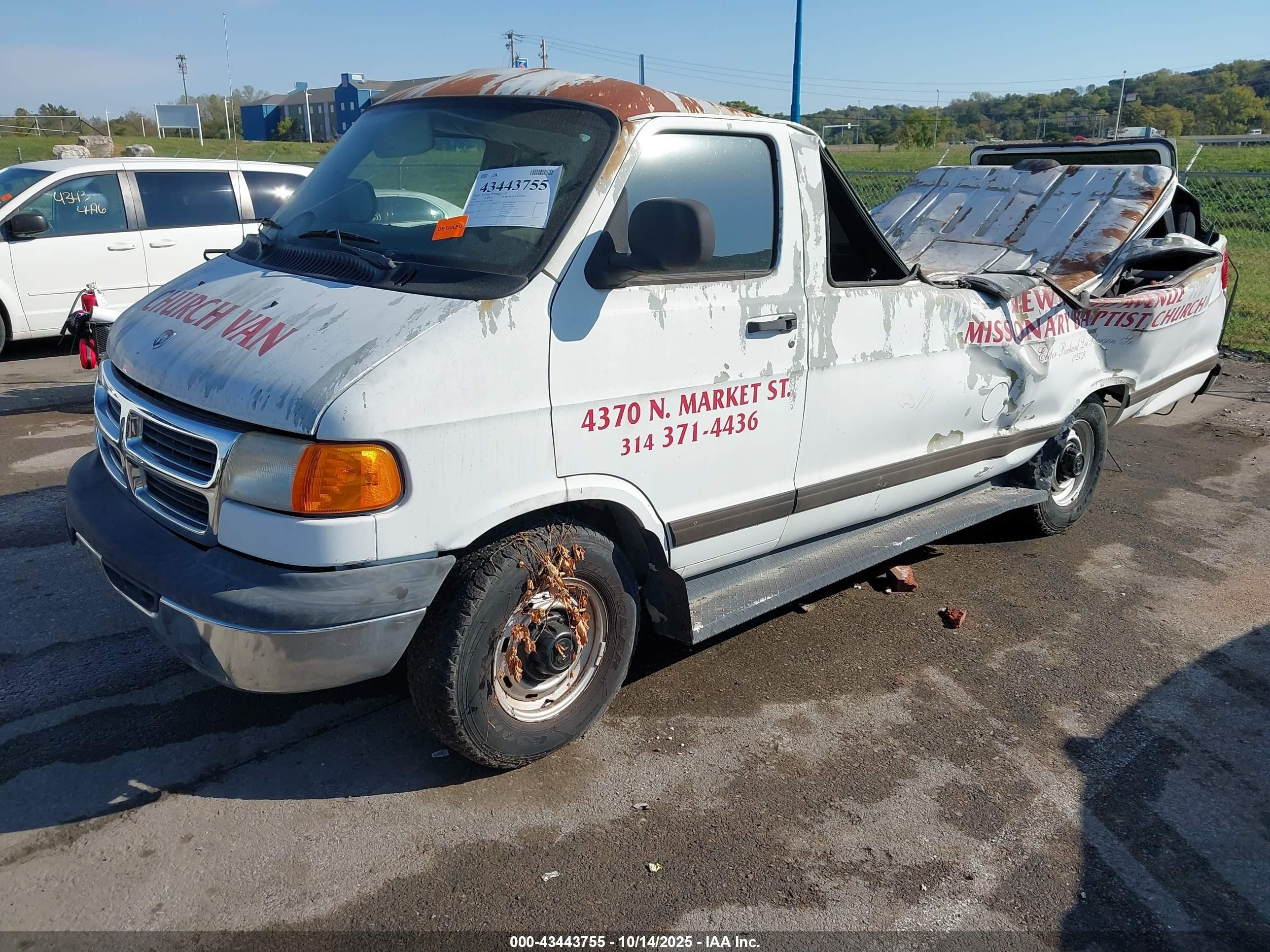 2002 Dodge Ram Wagon 3500   Белый vin: 2B5WB35Z42K137028