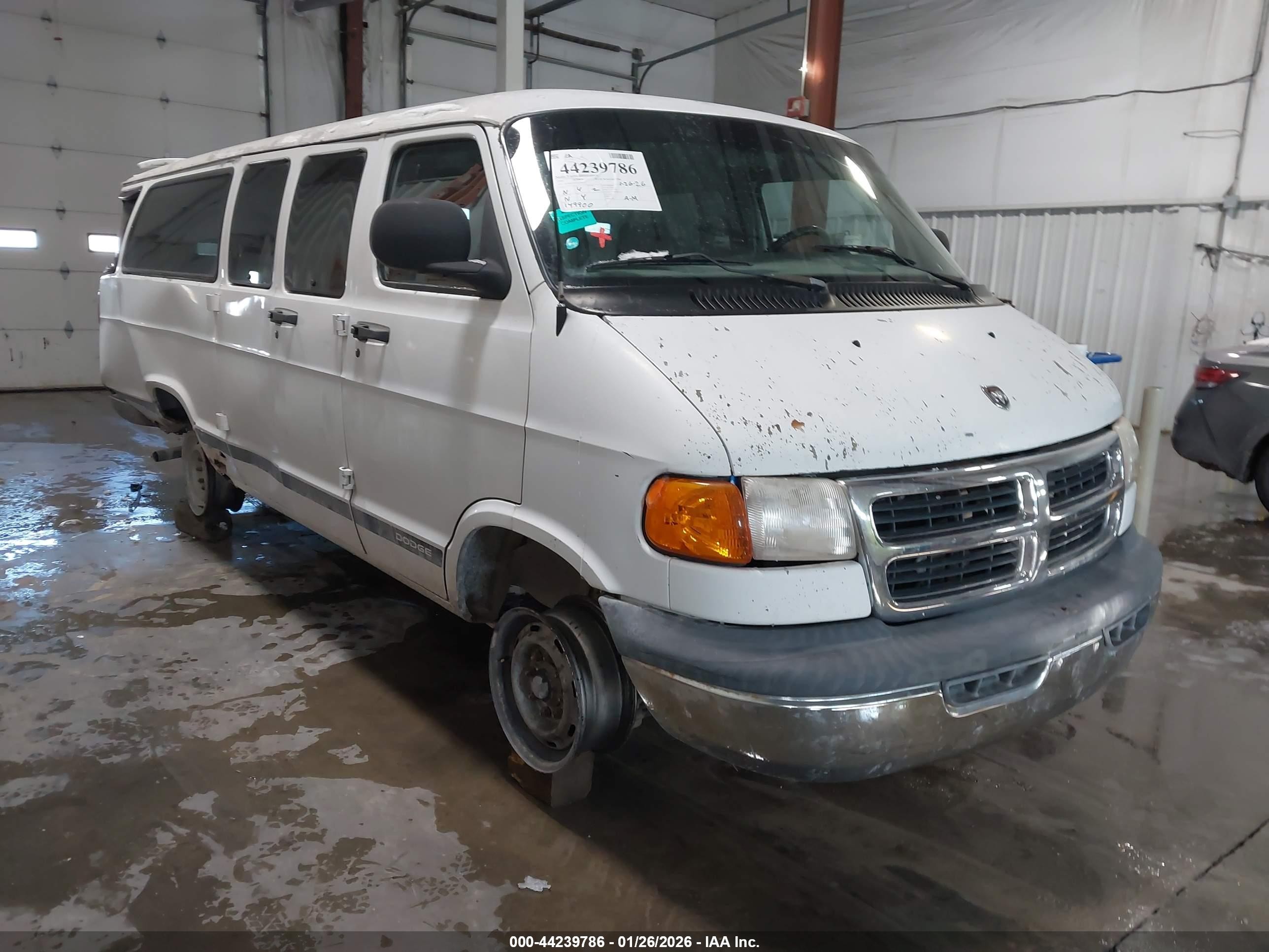 2000 Dodge Ram Wagon 3500   White vin: 2B5WB35Z4YK166747