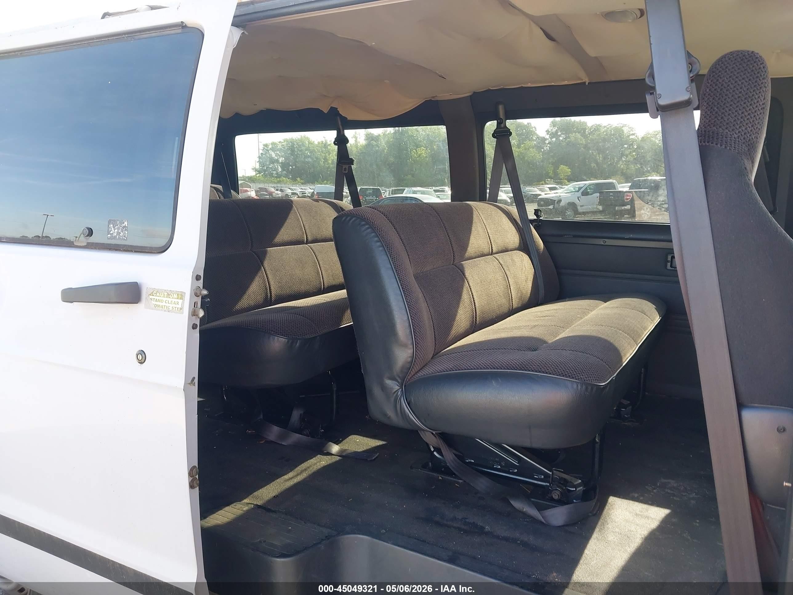 2001 Dodge Ram Wagon 3500   Gray vin: 2B5WB35Z61K509774