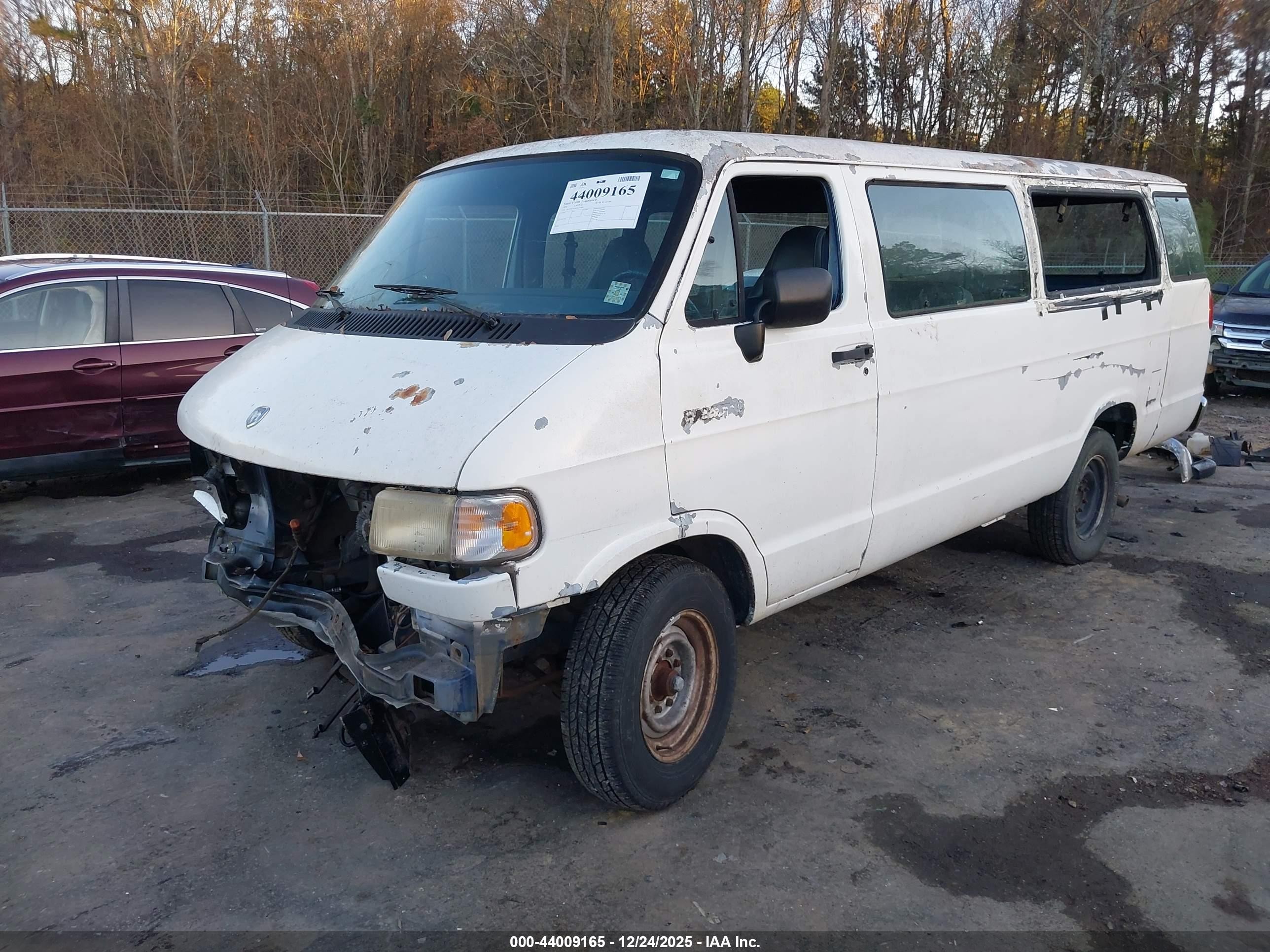 1994 Dodge Ram Wagon B350 White vin: 2B5WB35Z6RK135808