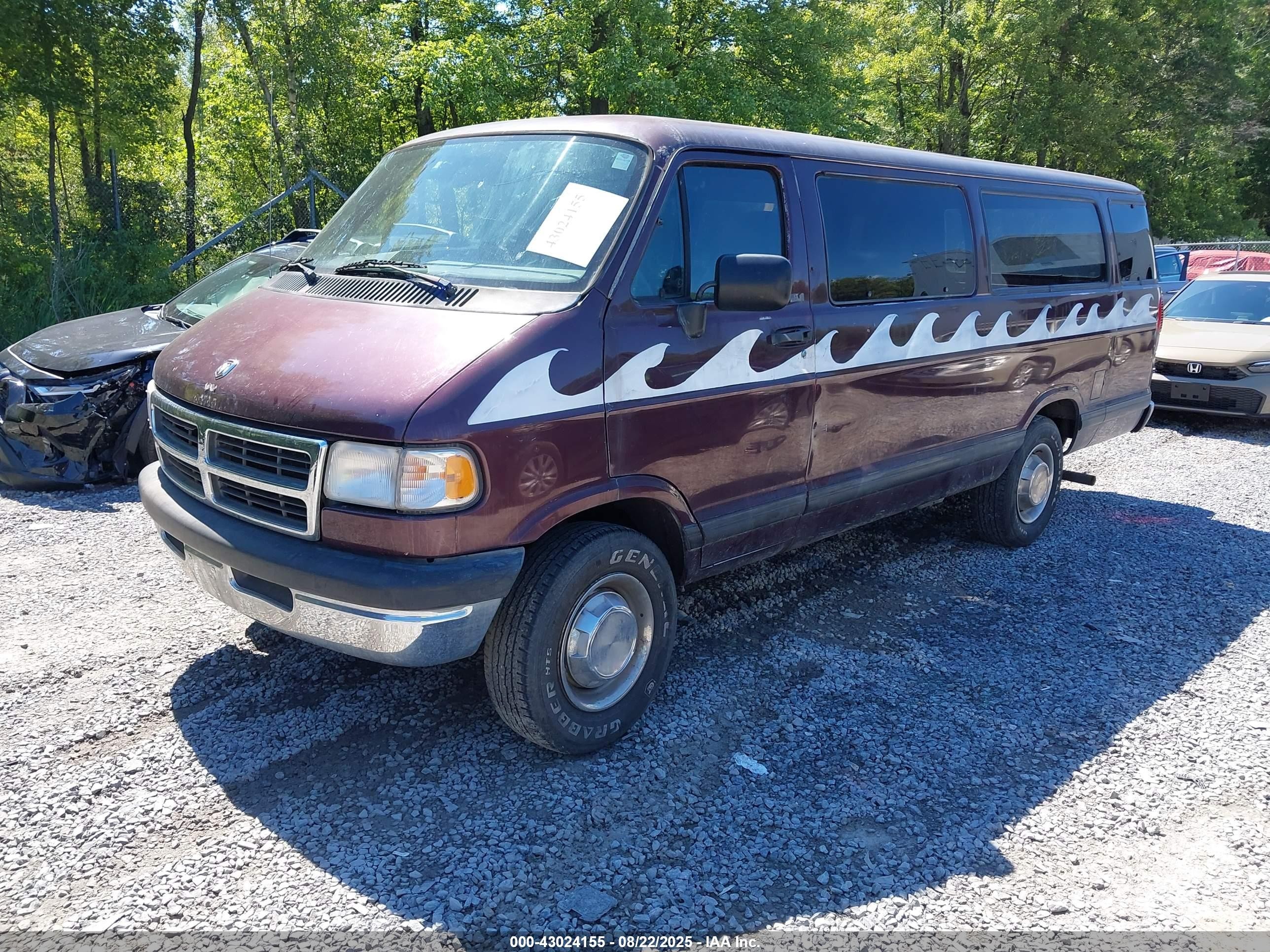 1996 Dodge Ram Wagon B3500 Burgundy vin: 2B5WB35Z6TK163213