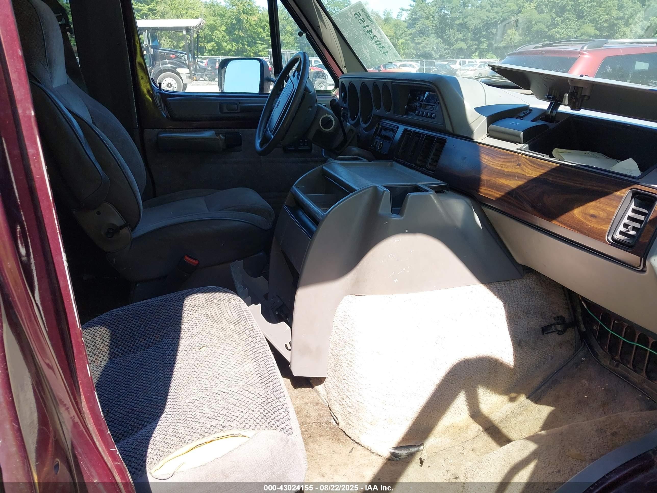 1996 Dodge Ram Wagon B3500 Burgundy vin: 2B5WB35Z6TK163213