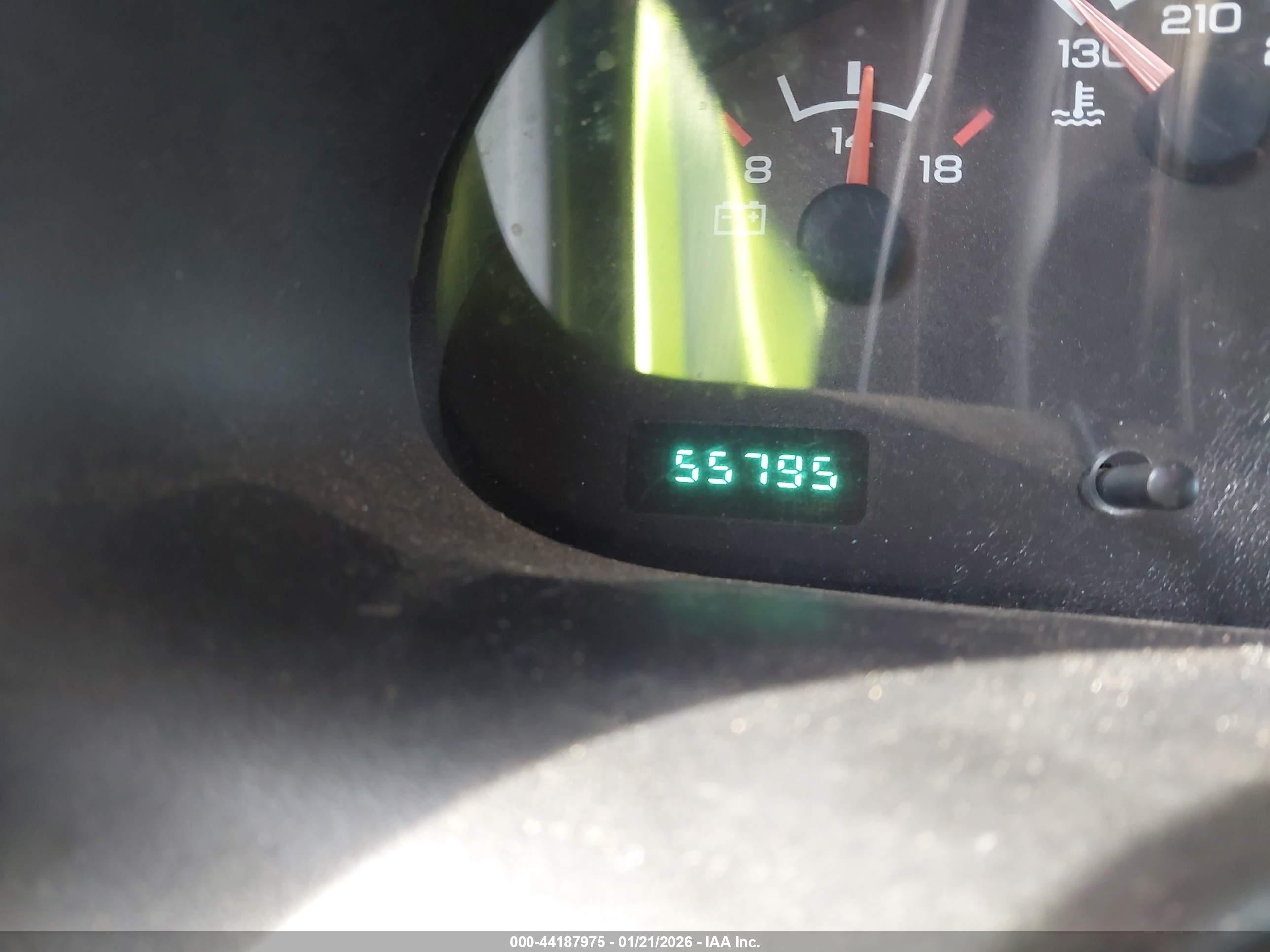 2000 Dodge Ram Wagon 3500   Silver vin: 2B5WB35Z6YK157869