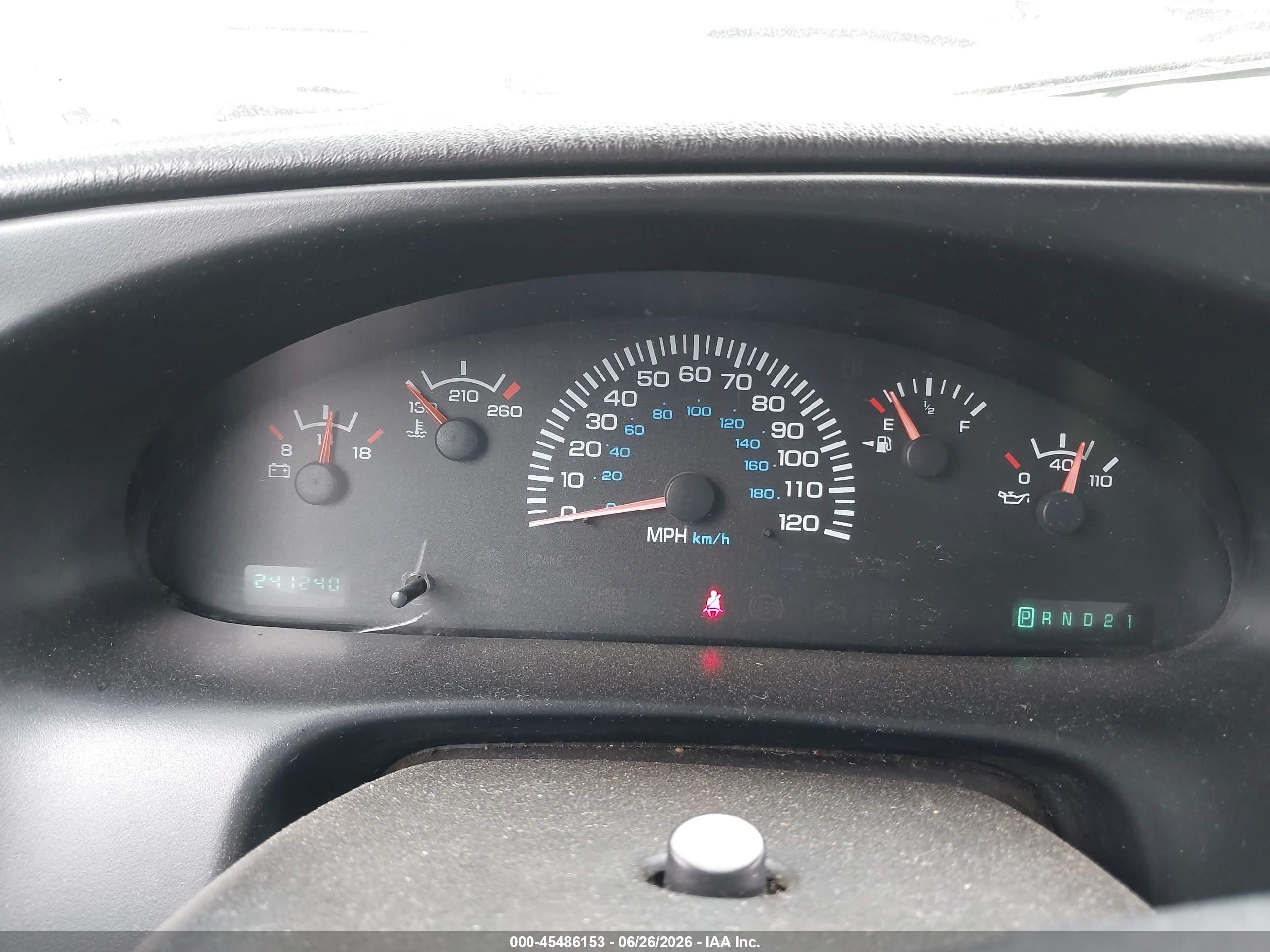 2001 Dodge Ram Wagon 3500   White vin: 2B5WB35Z71K545389