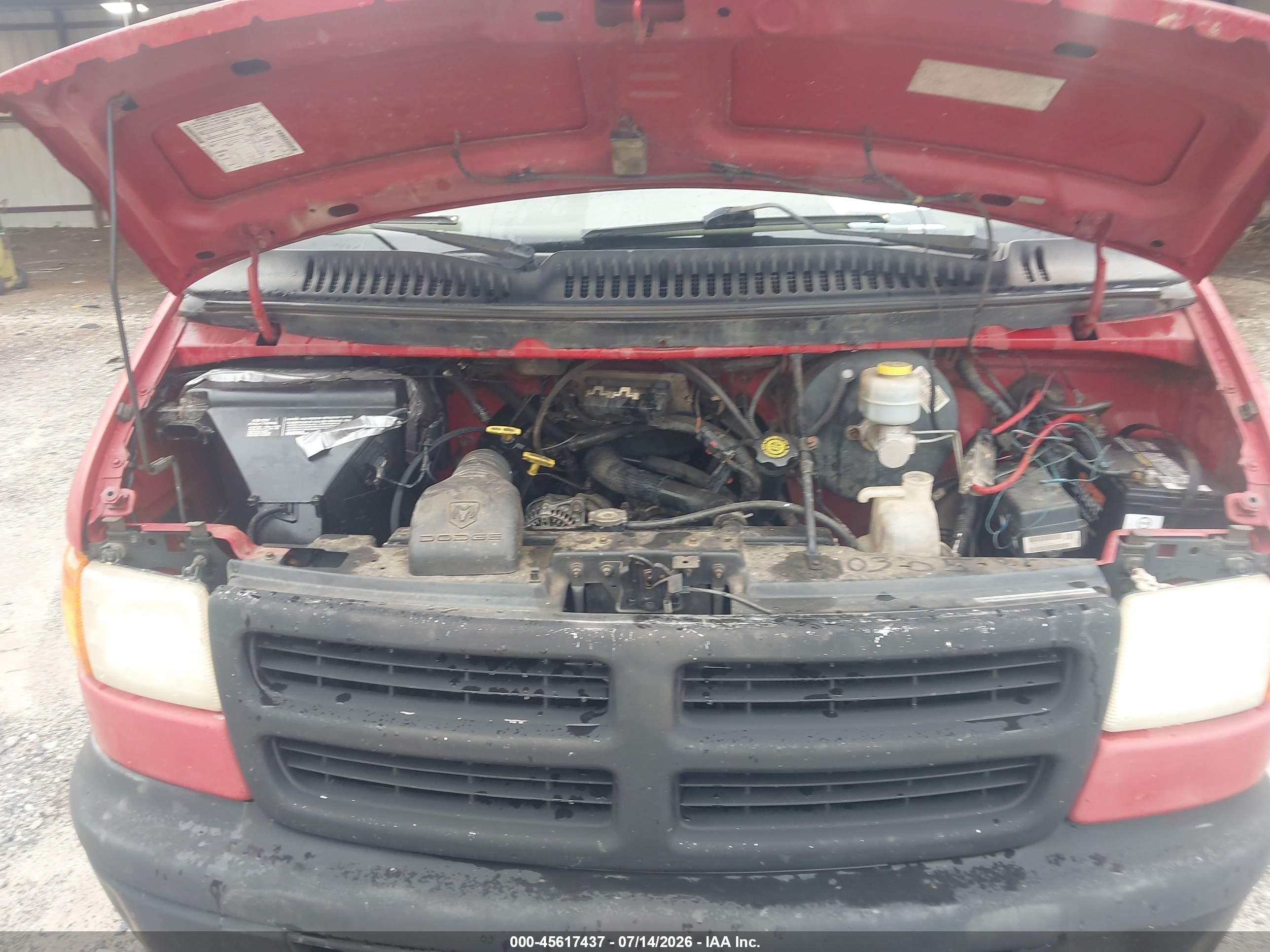 2001 Dodge Ram Wagon 3500   Red vin: 2B5WB35Z71K549720