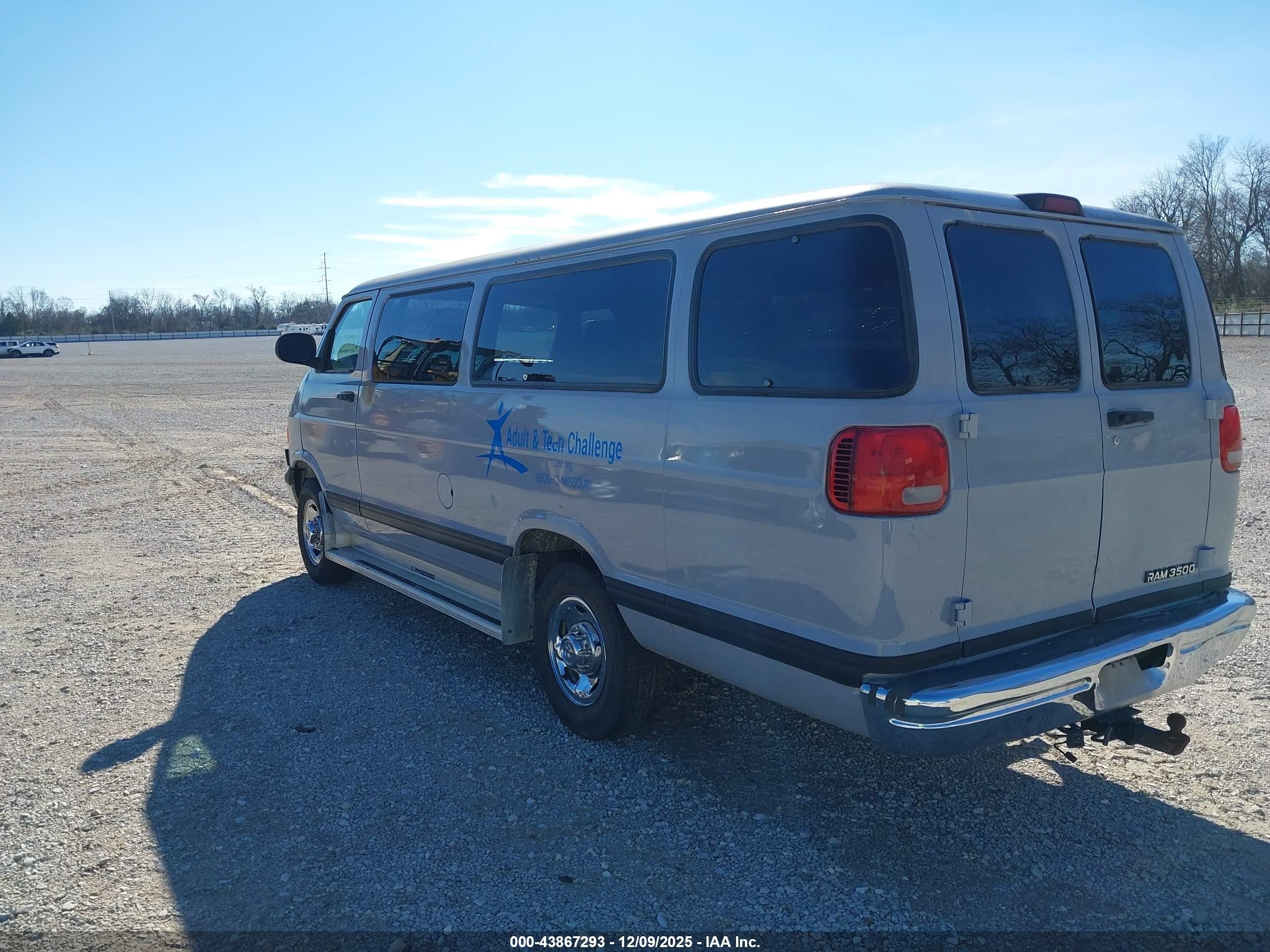 2002 Dodge Ram Wagon 3500   Blue vin: 2B5WB35Z72K120319