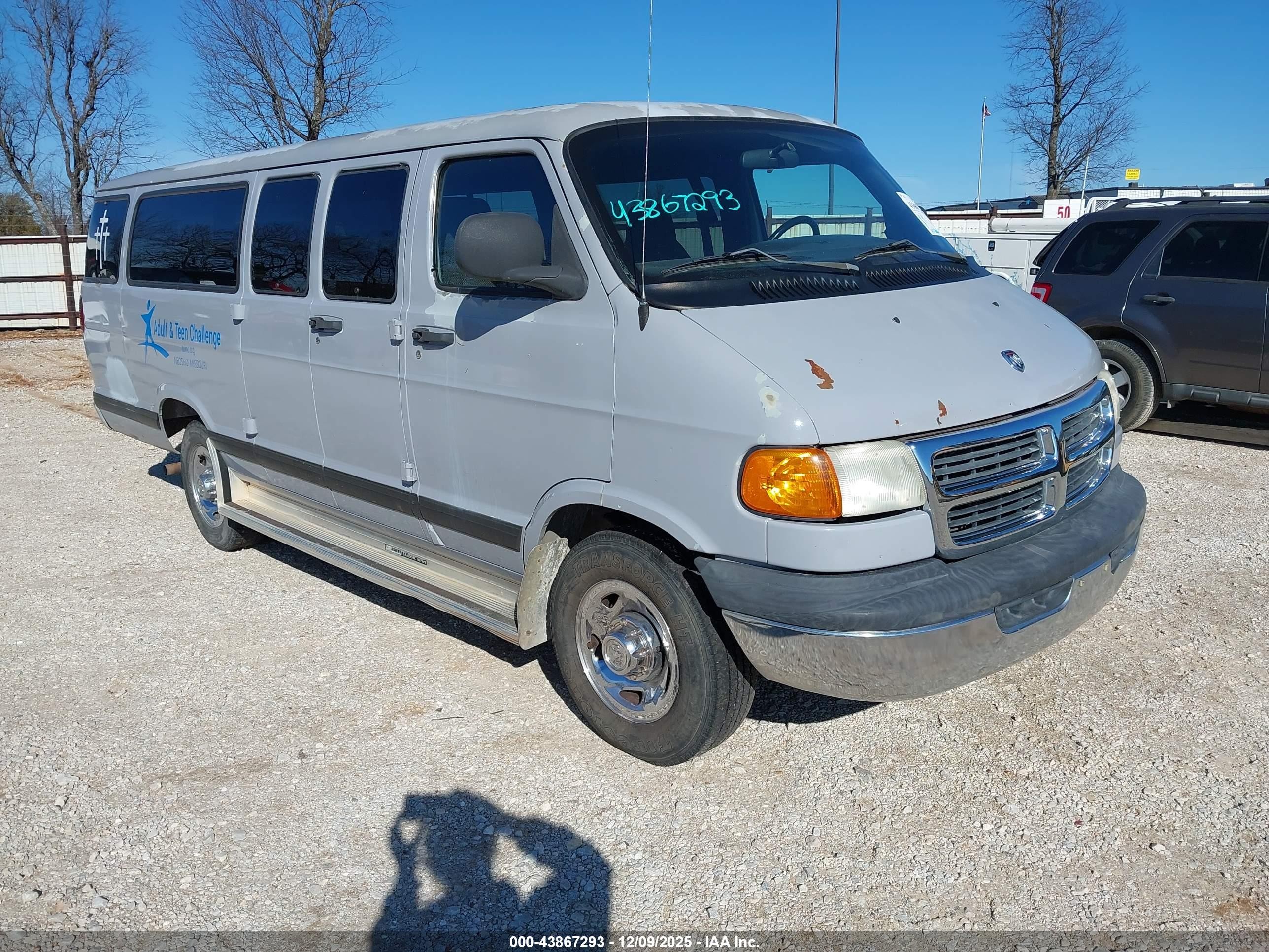 2002 Dodge Ram Wagon 3500   Синий vin: 2B5WB35Z72K120319