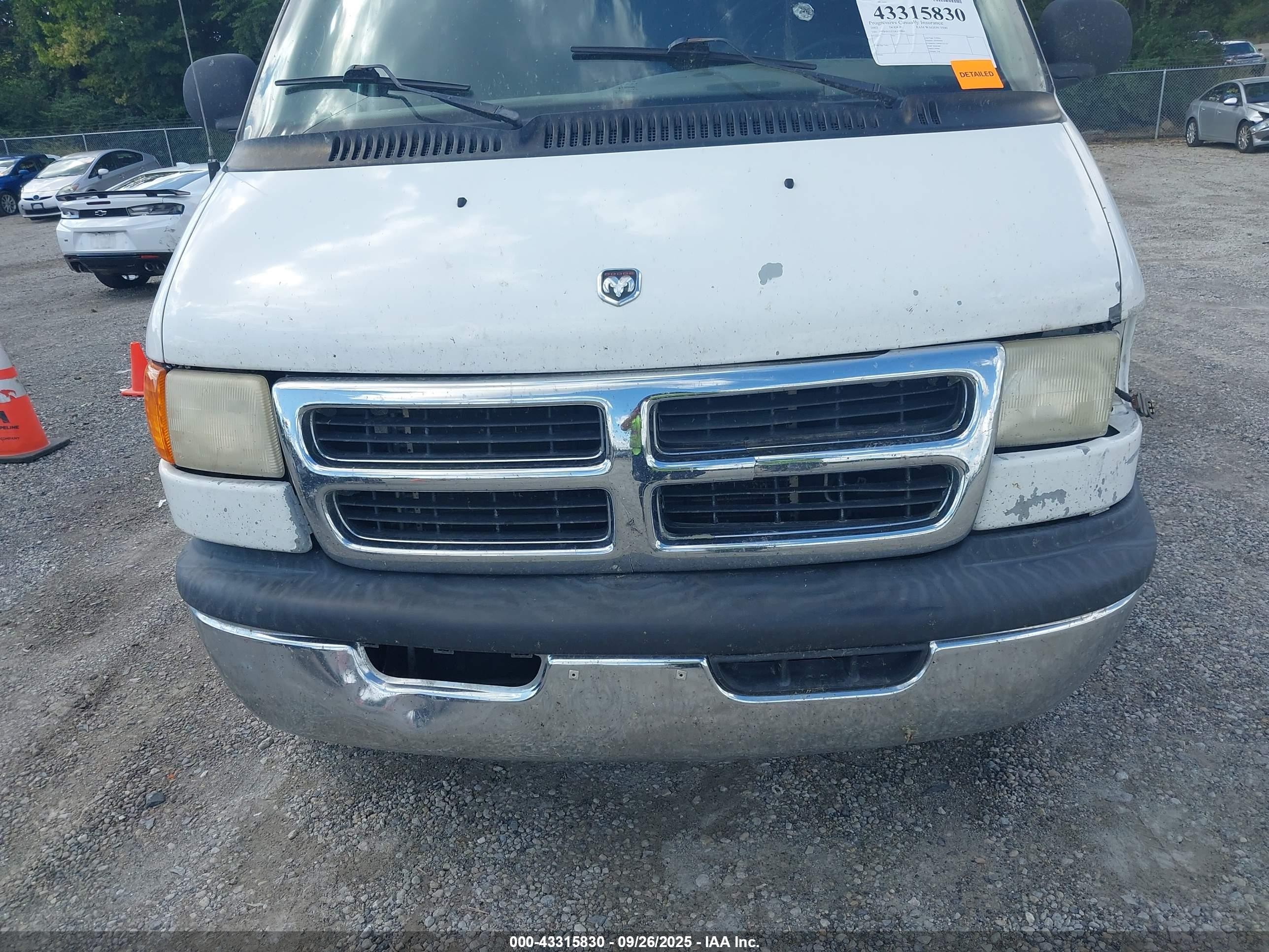 2002 Dodge Ram Wagon 3500   Белый vin: 2B5WB35Z72K136844