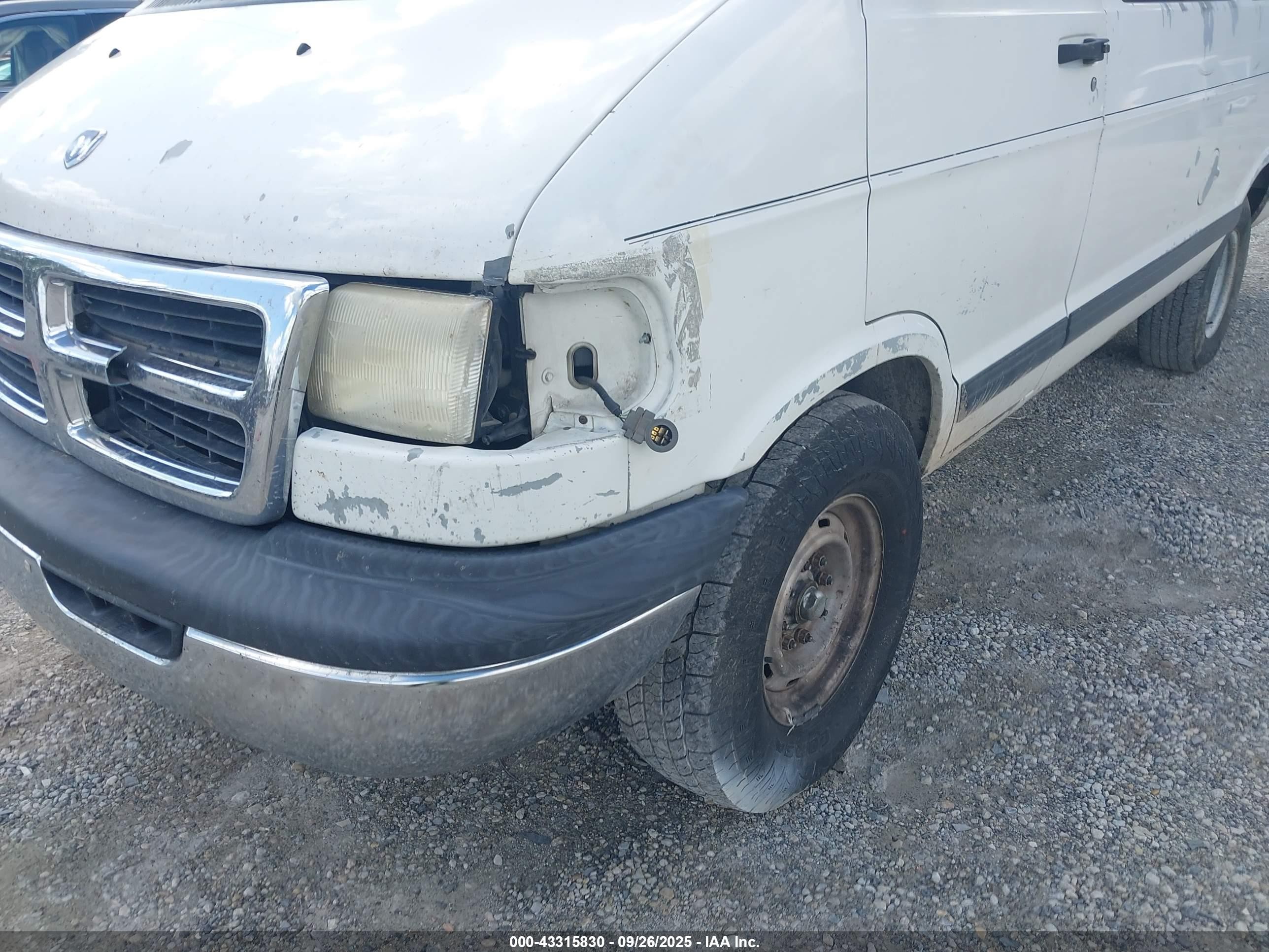 2002 Dodge Ram Wagon 3500   Белый vin: 2B5WB35Z72K136844