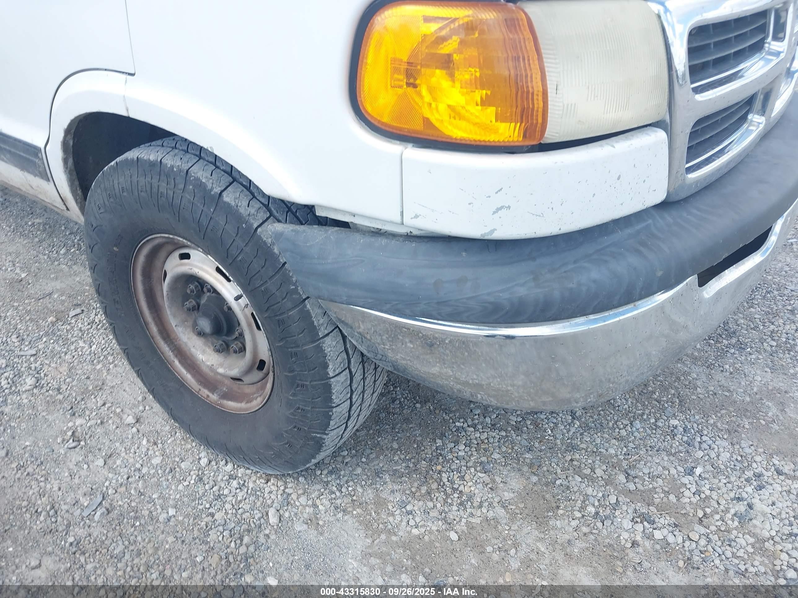 2002 Dodge Ram Wagon 3500   Белый vin: 2B5WB35Z72K136844