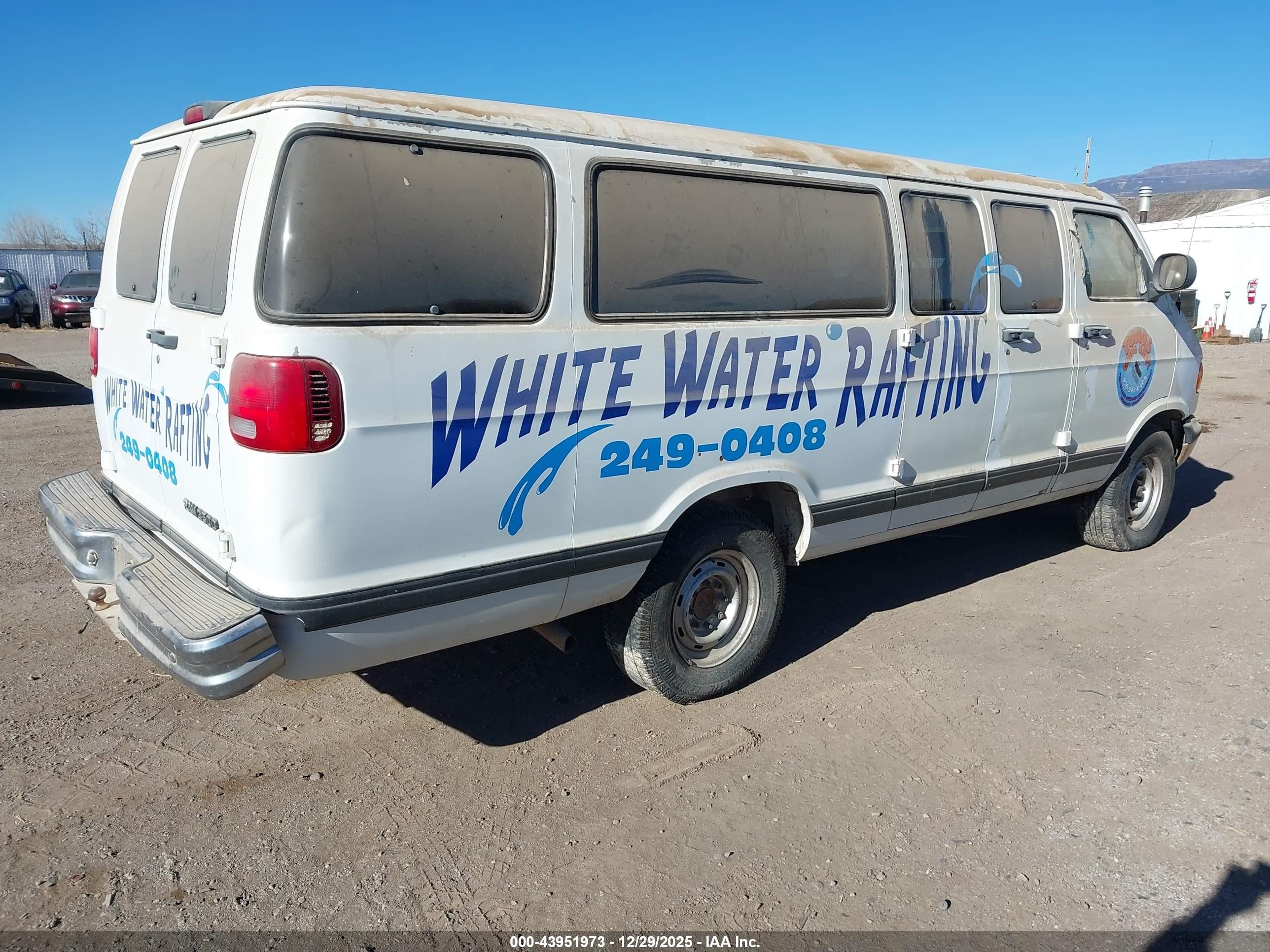 2001 Dodge Ram Wagon 3500   Белый vin: 2B5WB35Z81K545918