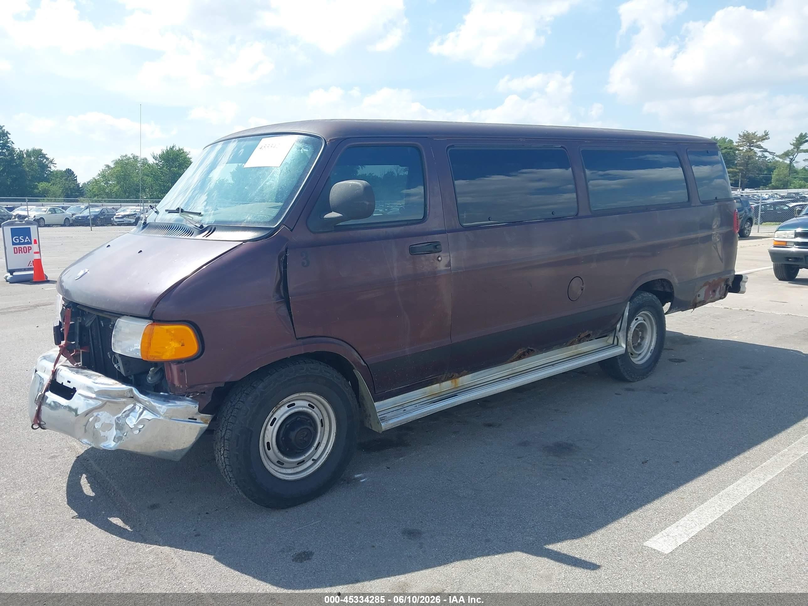 2001 Dodge Ram Wagon 3500   Burgundy vin: 2B5WB35Z91K543093